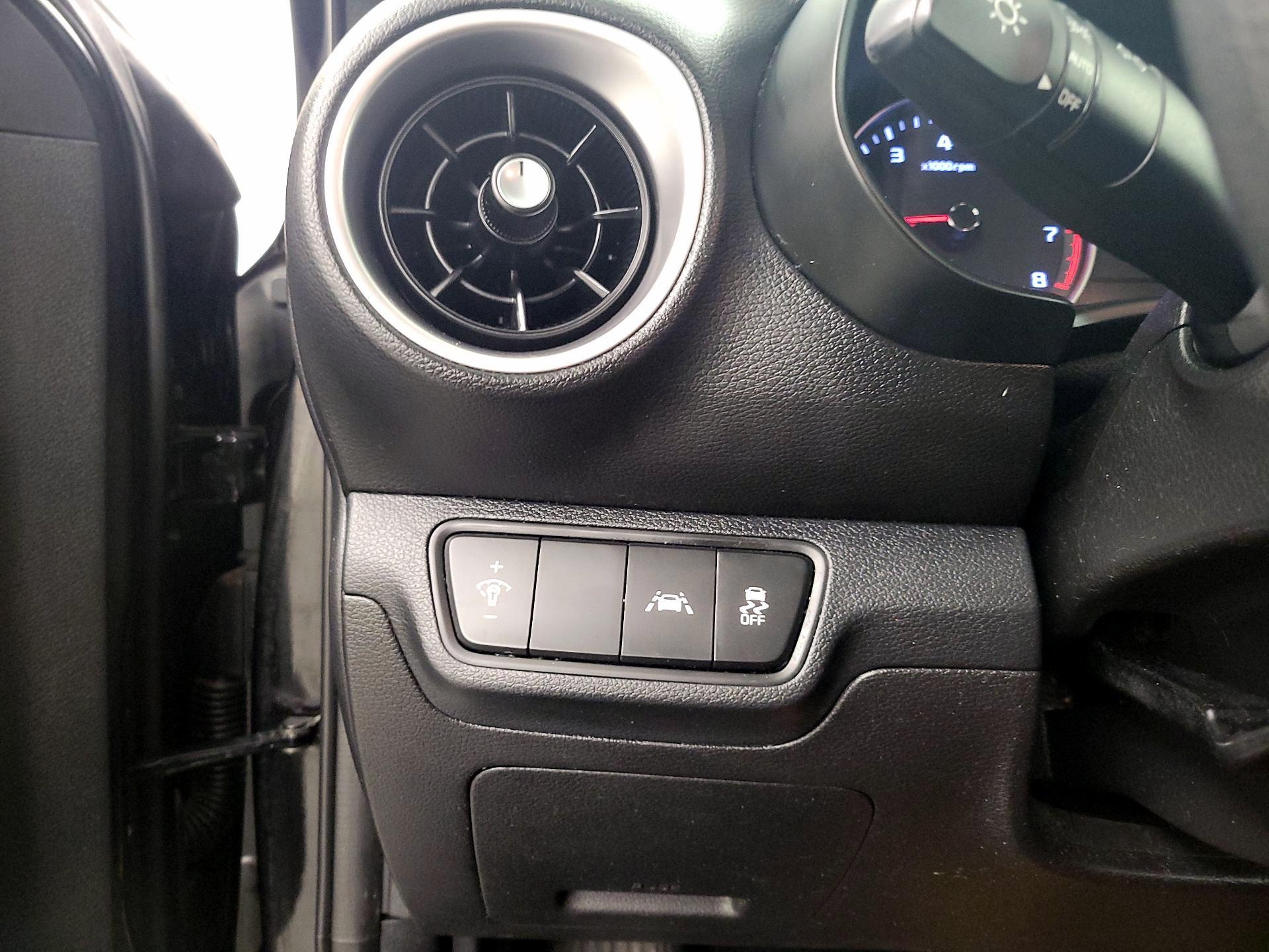 Thumbnail: 2021 Kia Forte - 13