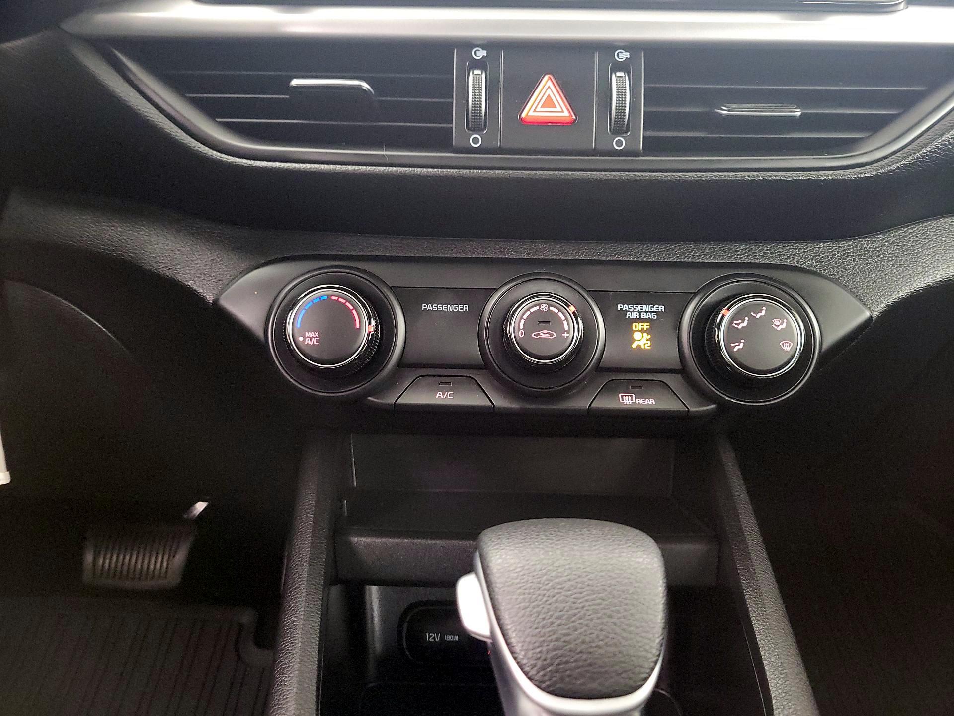 Thumbnail: 2021 Kia Forte - 16