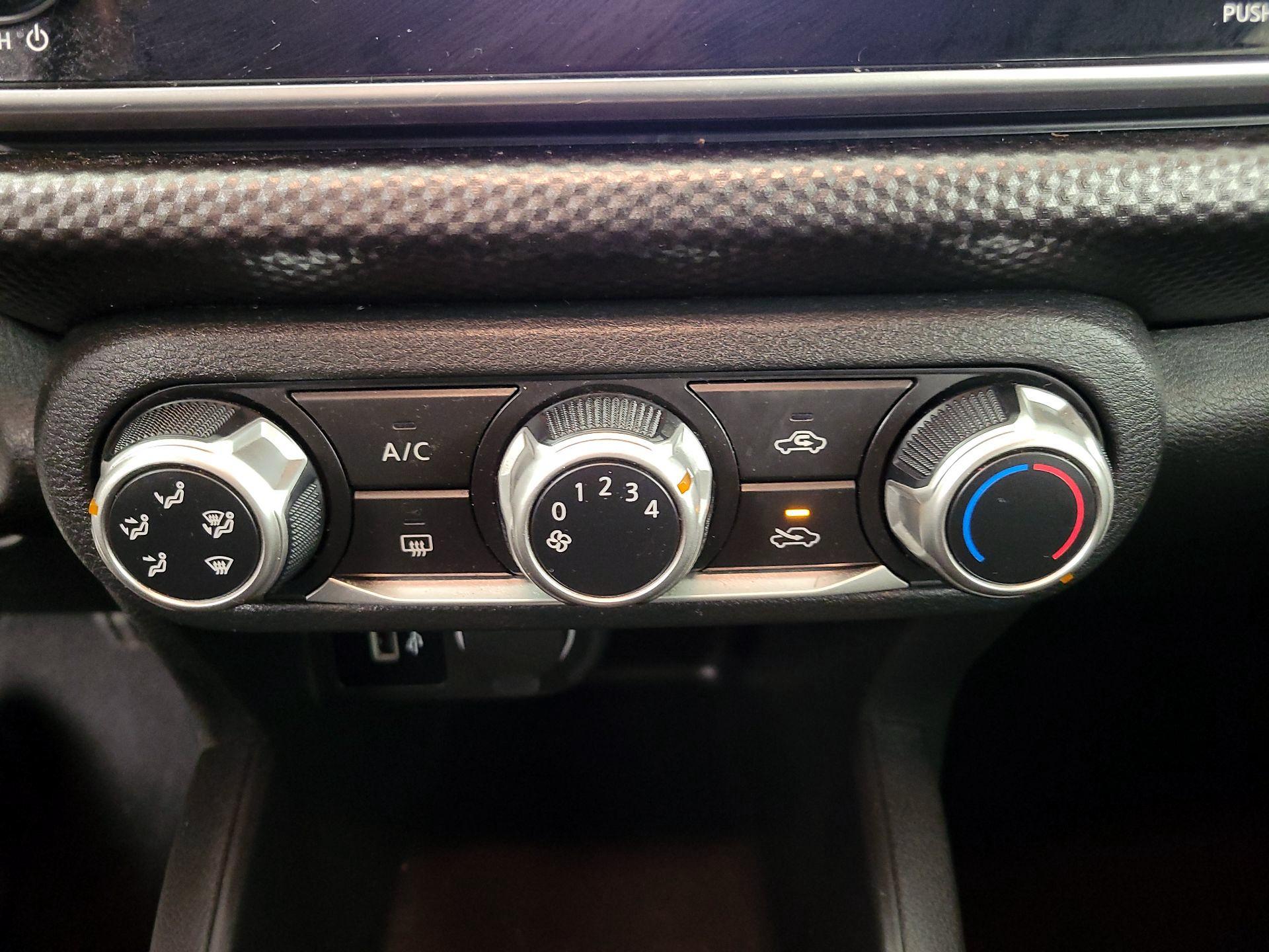 Thumbnail: 2020 Nissan Kicks - 16