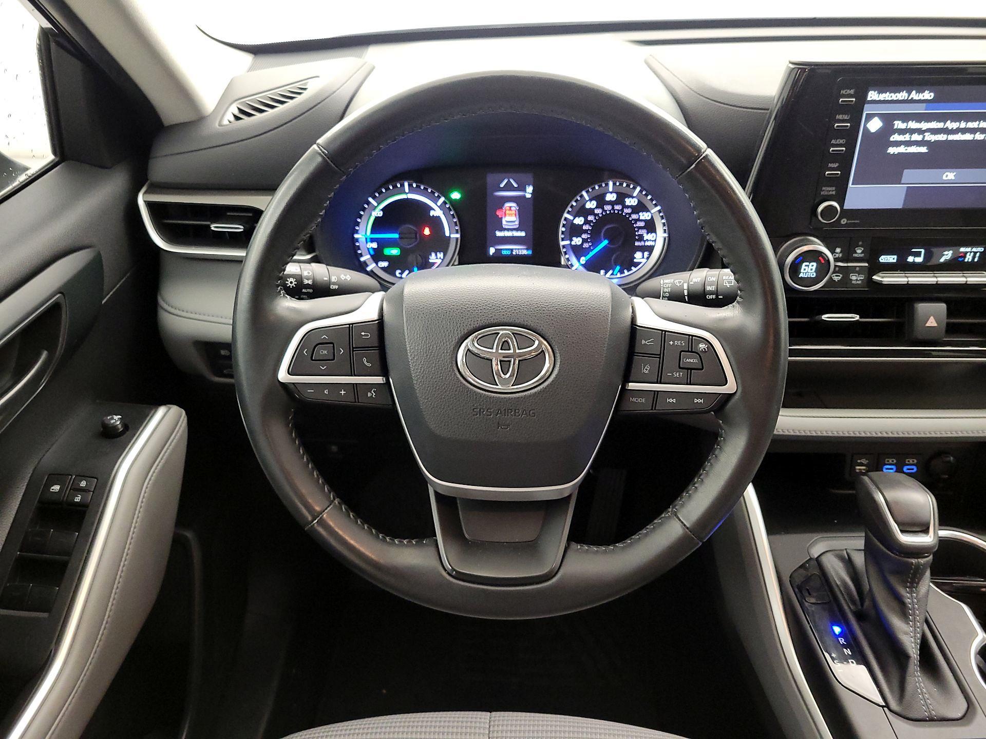 Thumbnail: 2022 Toyota Highlander - 10