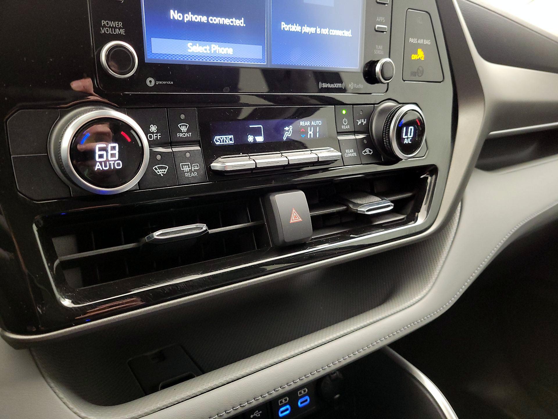 Thumbnail: 2022 Toyota Highlander - 16