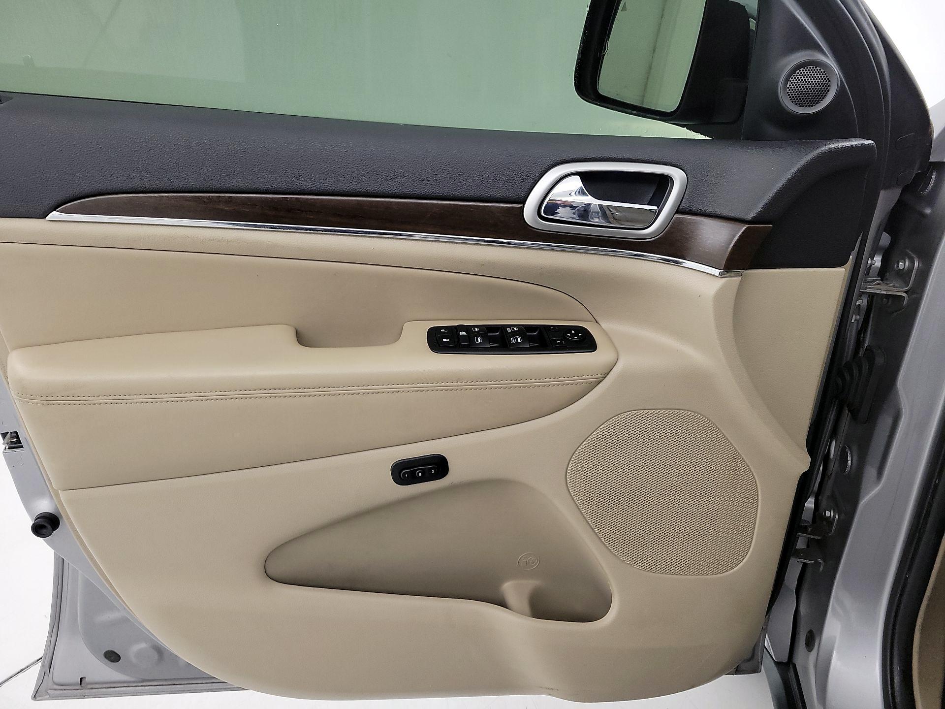 Thumbnail: 2018 Jeep Grand Cherokee - 12