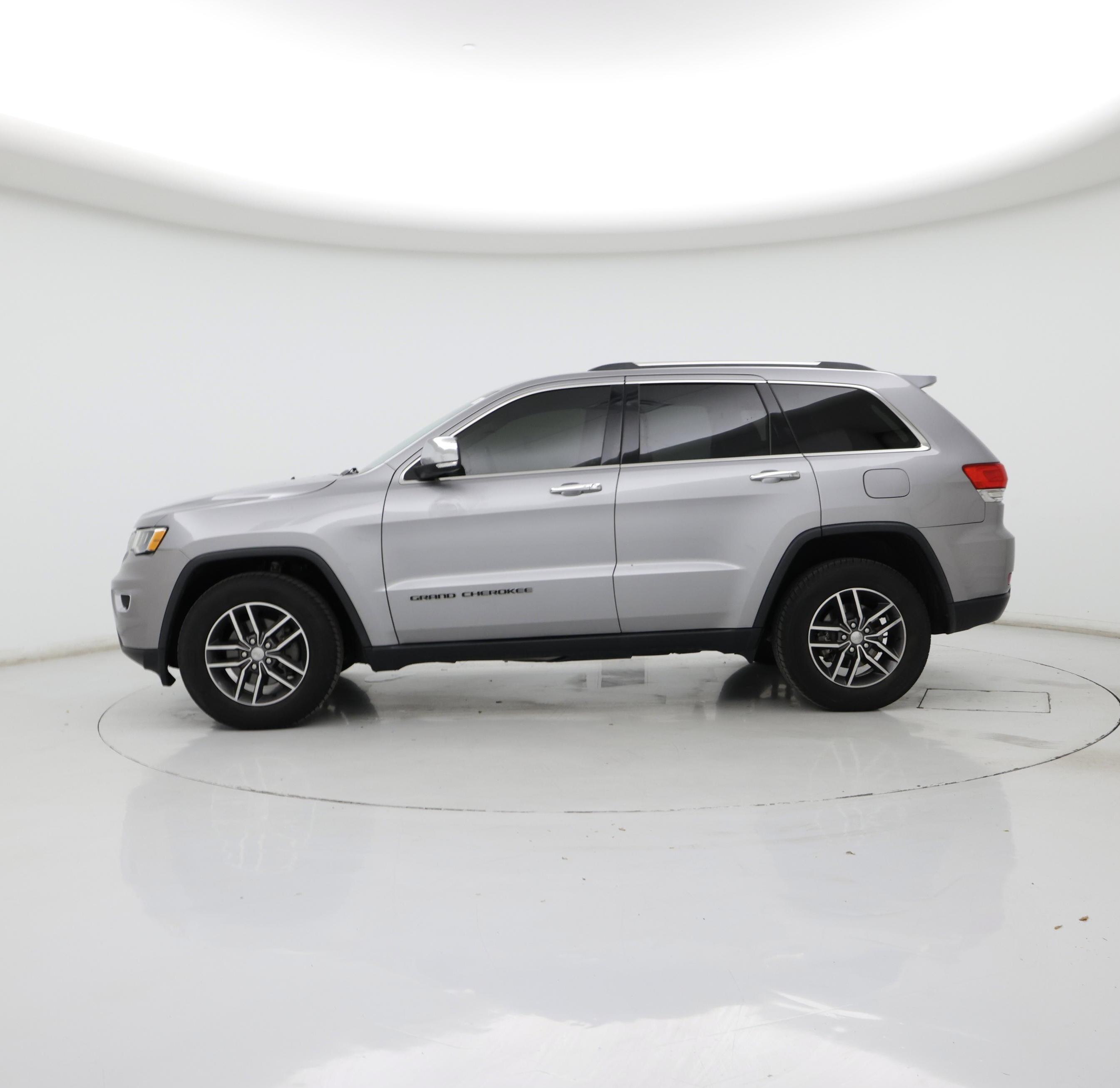 Thumbnail: 2018 Jeep Grand Cherokee - 3