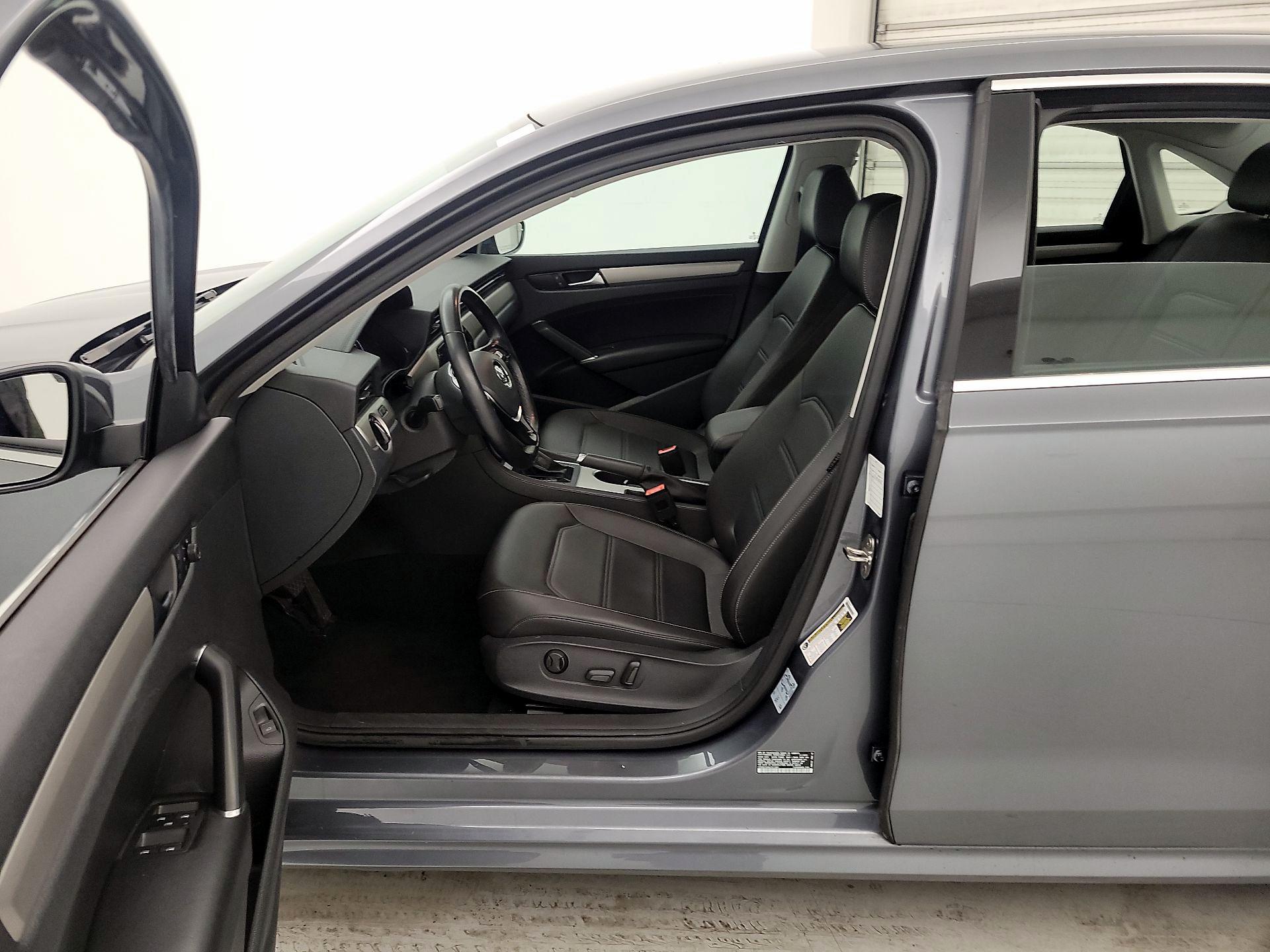 Thumbnail: 2020 Volkswagen Passat - 11