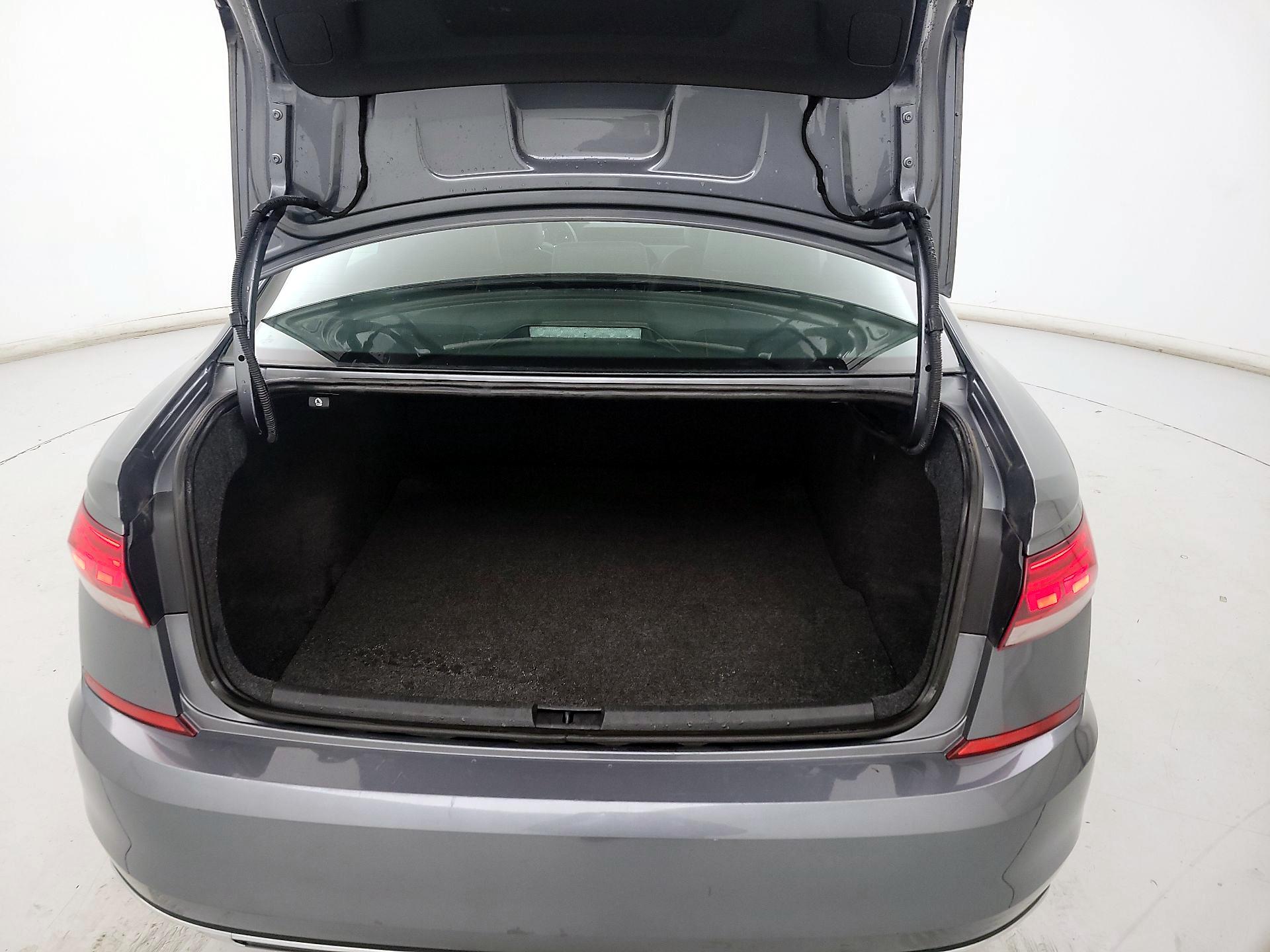 Thumbnail: 2020 Volkswagen Passat - 20