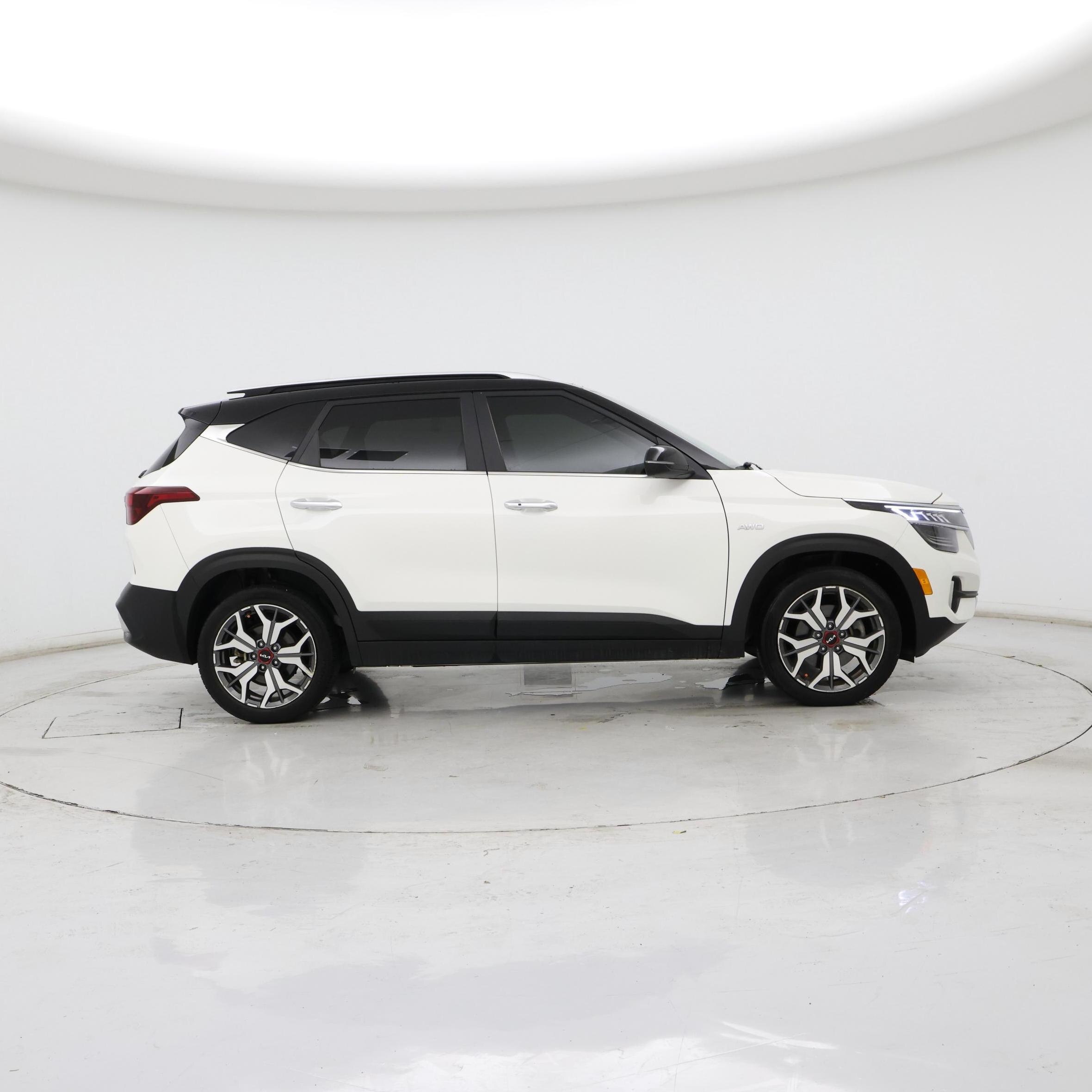 Thumbnail: 2023 Kia Seltos - 7
