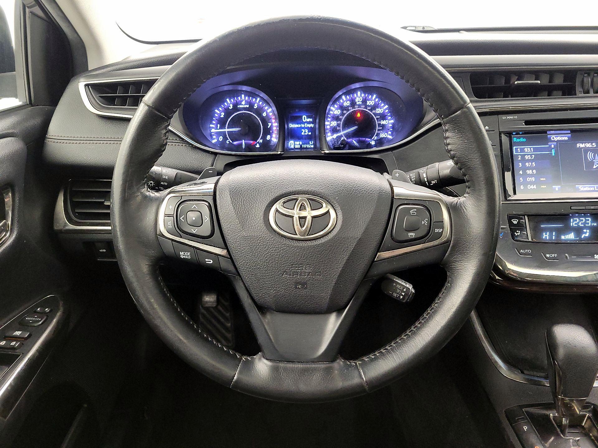 Thumbnail: 2015 Toyota Avalon - 10