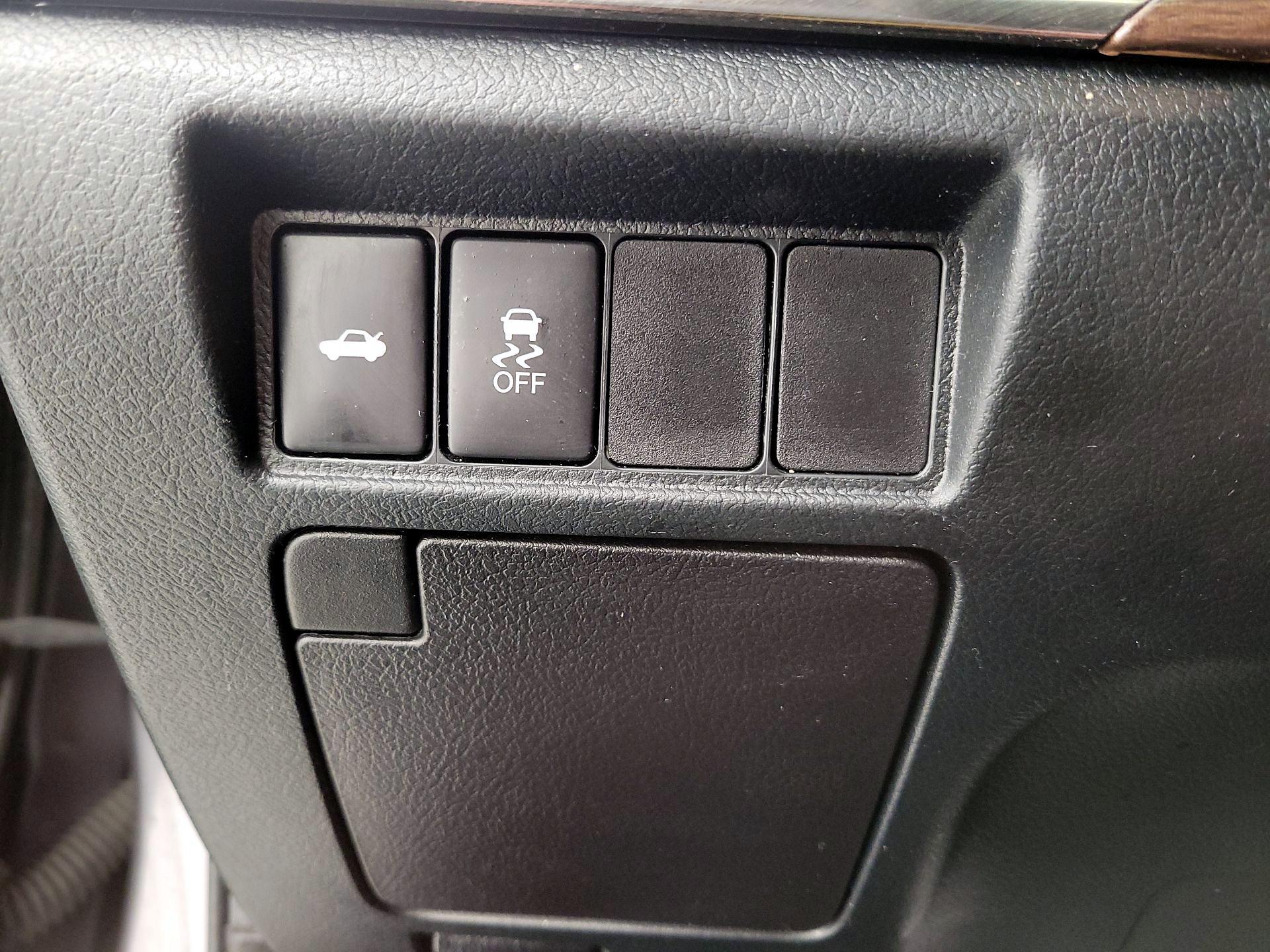 Thumbnail: 2015 Toyota Avalon - 13