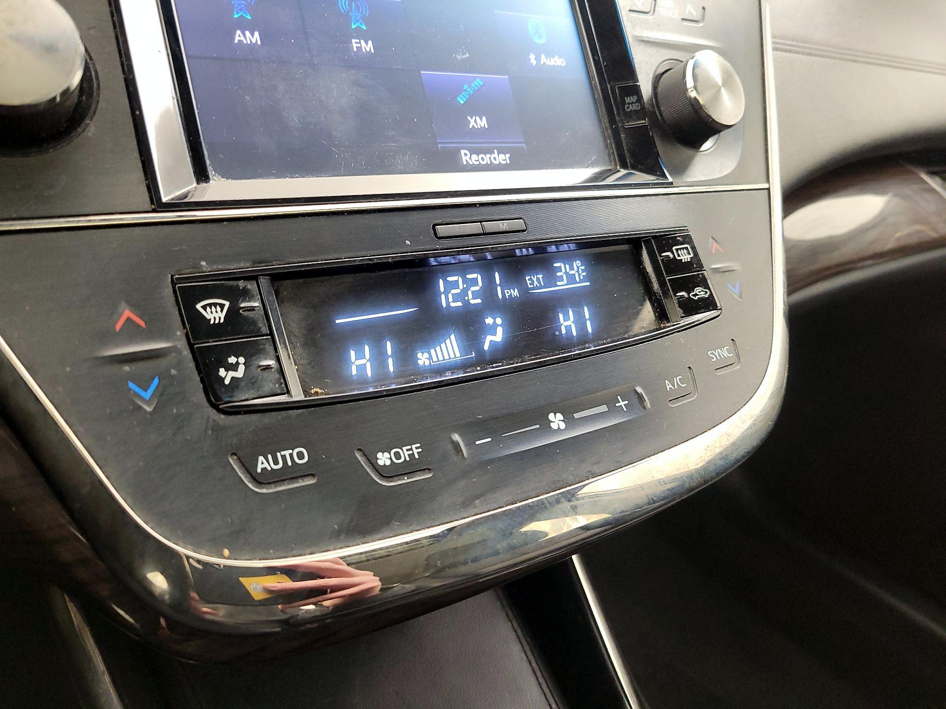 Thumbnail: 2015 Toyota Avalon - 16