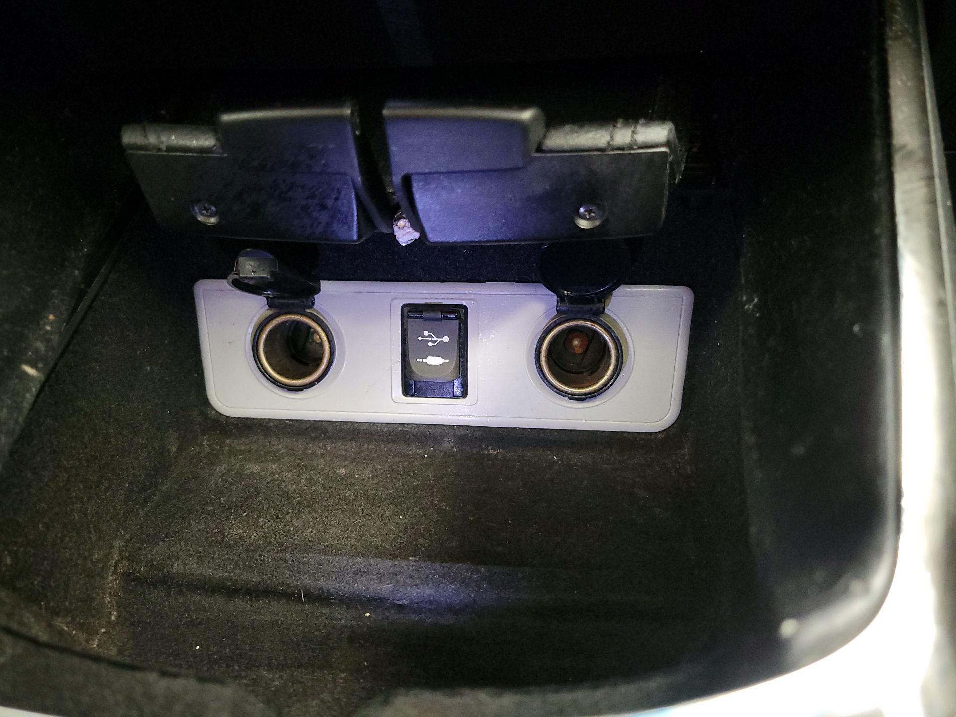 Thumbnail: 2015 Toyota Avalon - 18