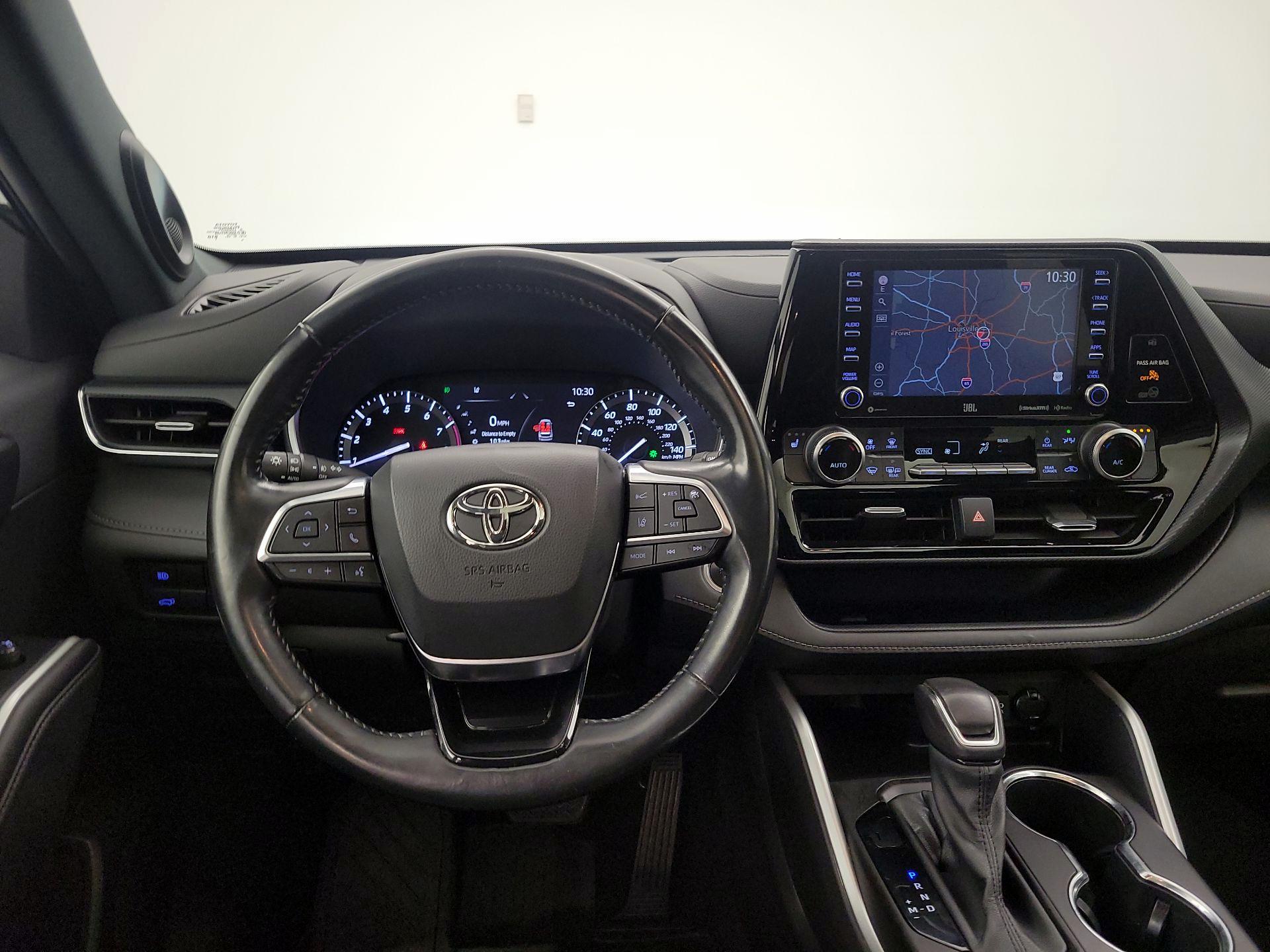 Thumbnail: 2021 Toyota Highlander - 10