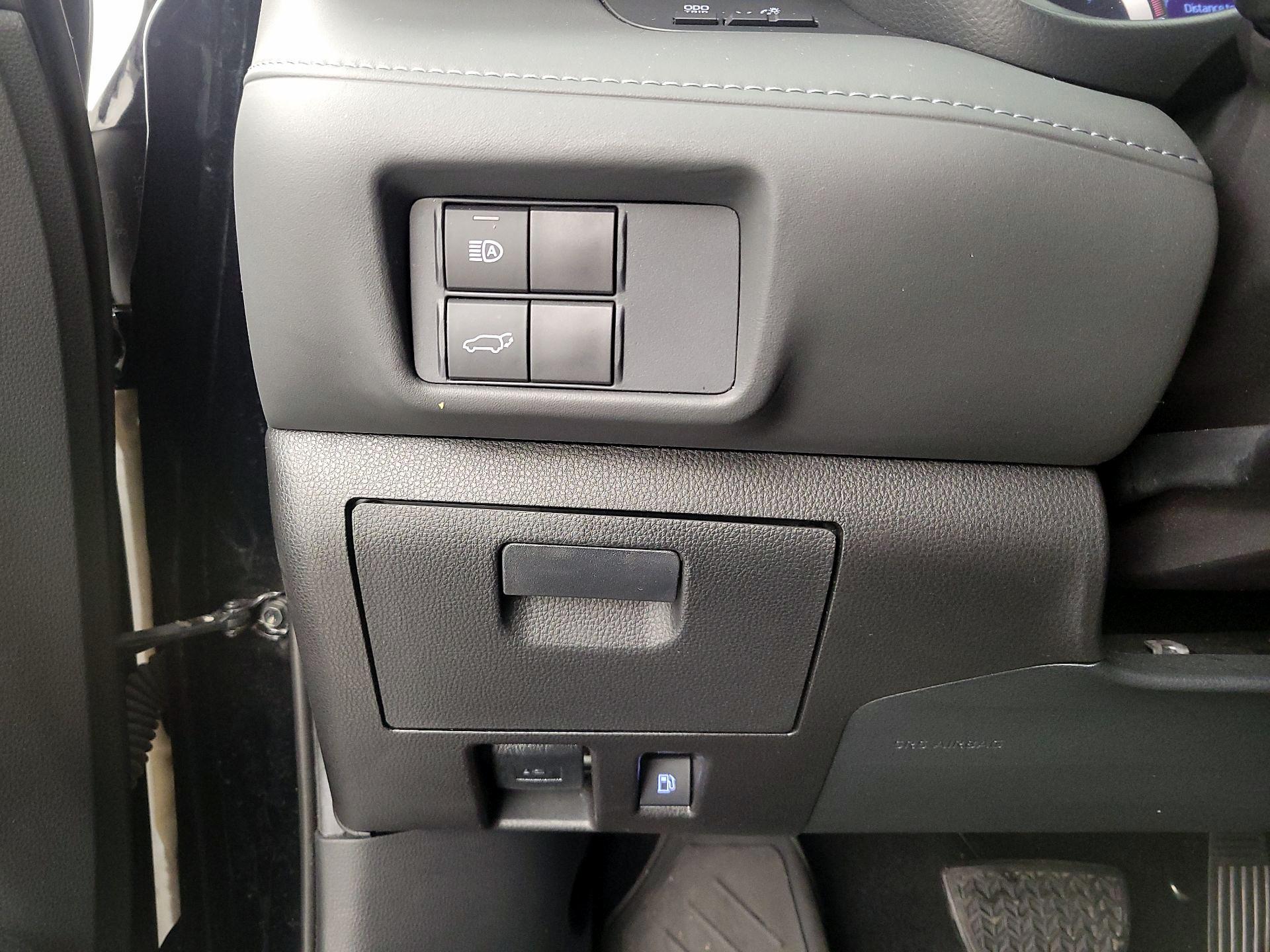 Thumbnail: 2021 Toyota Highlander - 13