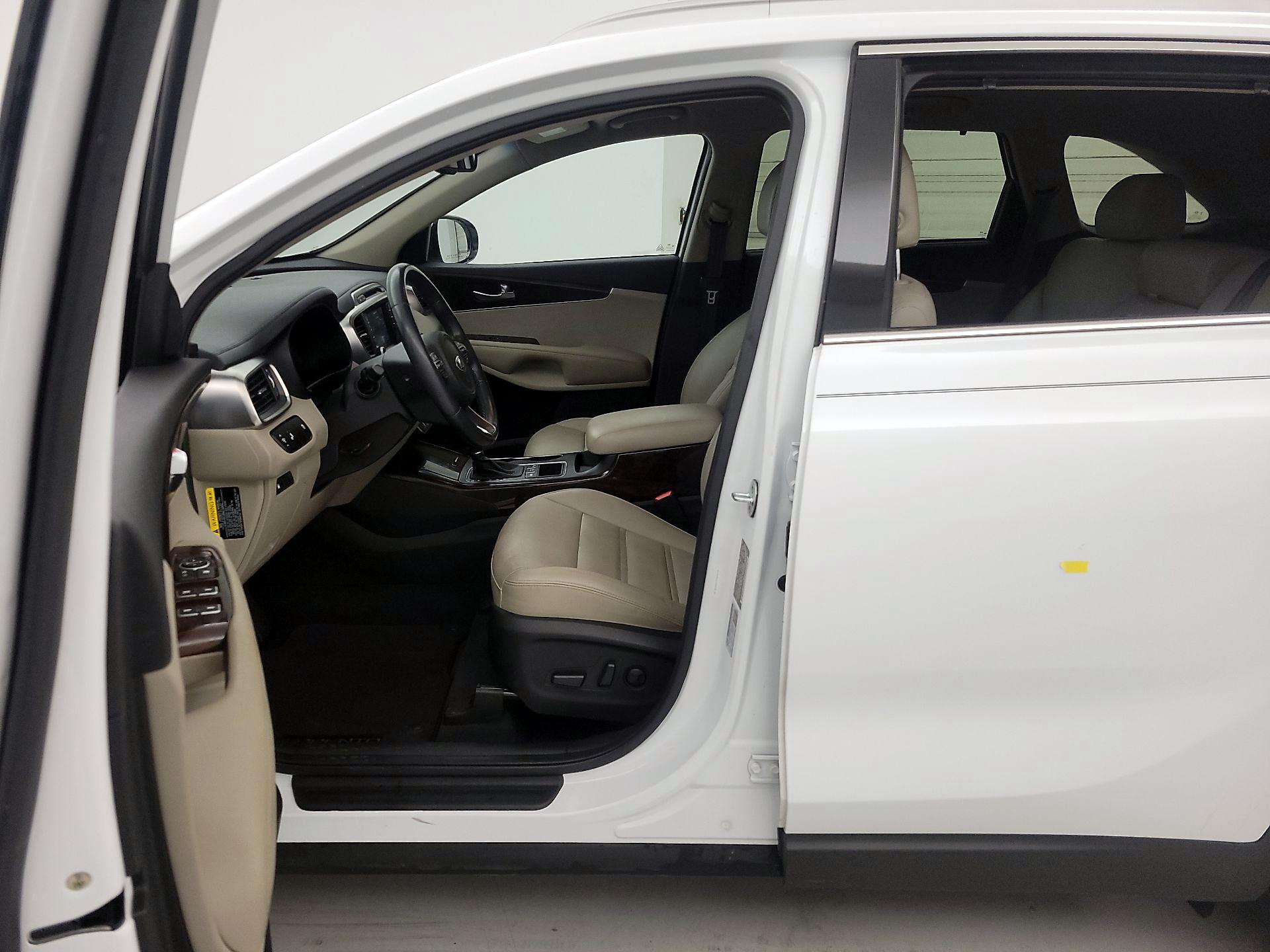 Thumbnail: 2017 Kia Sorento - 11