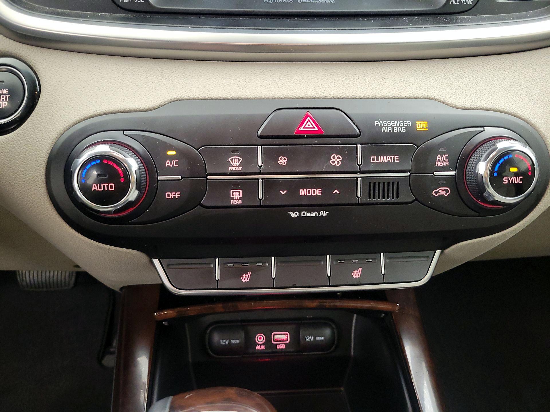 Thumbnail: 2017 Kia Sorento - 16