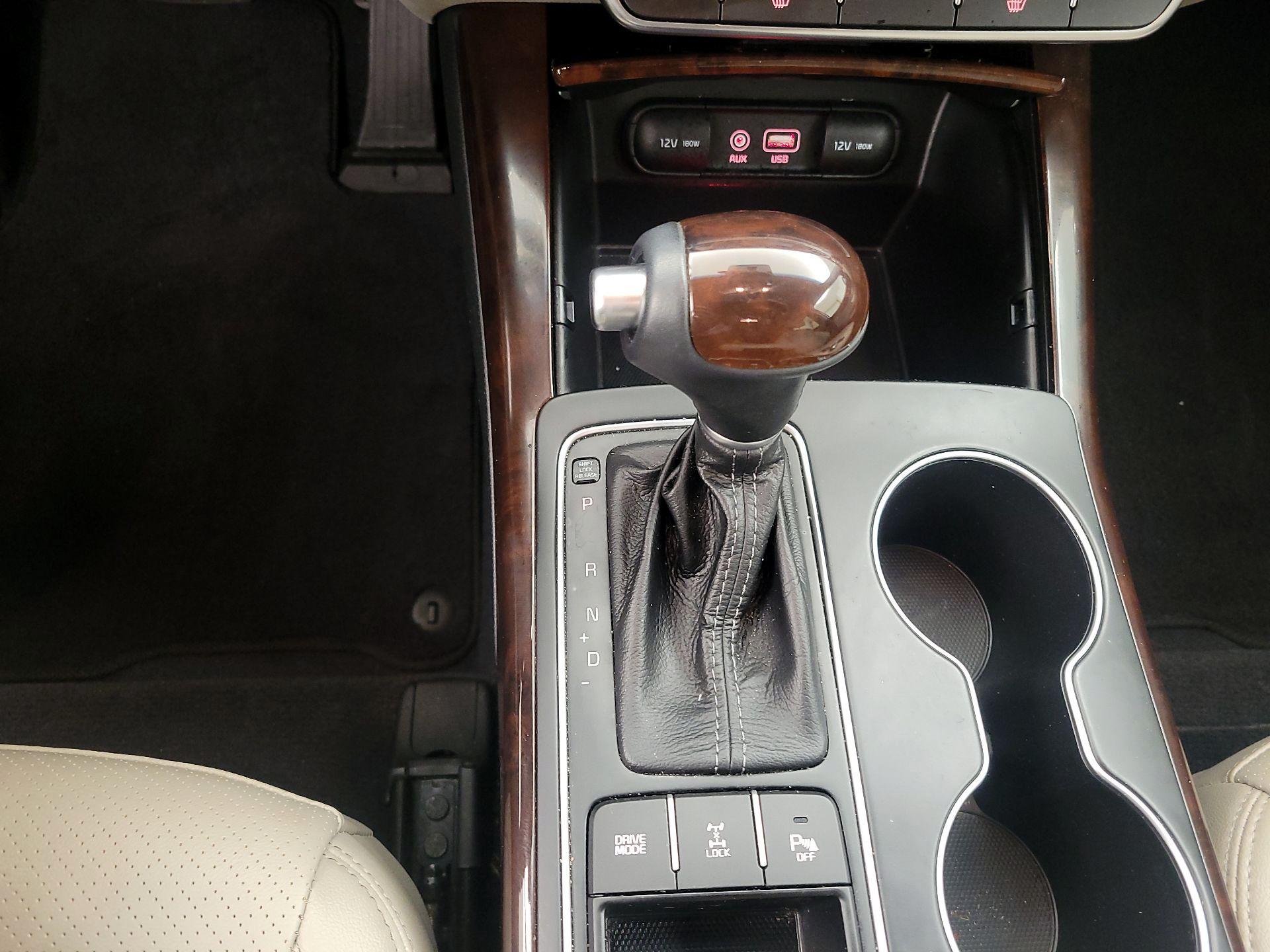 Thumbnail: 2017 Kia Sorento - 17