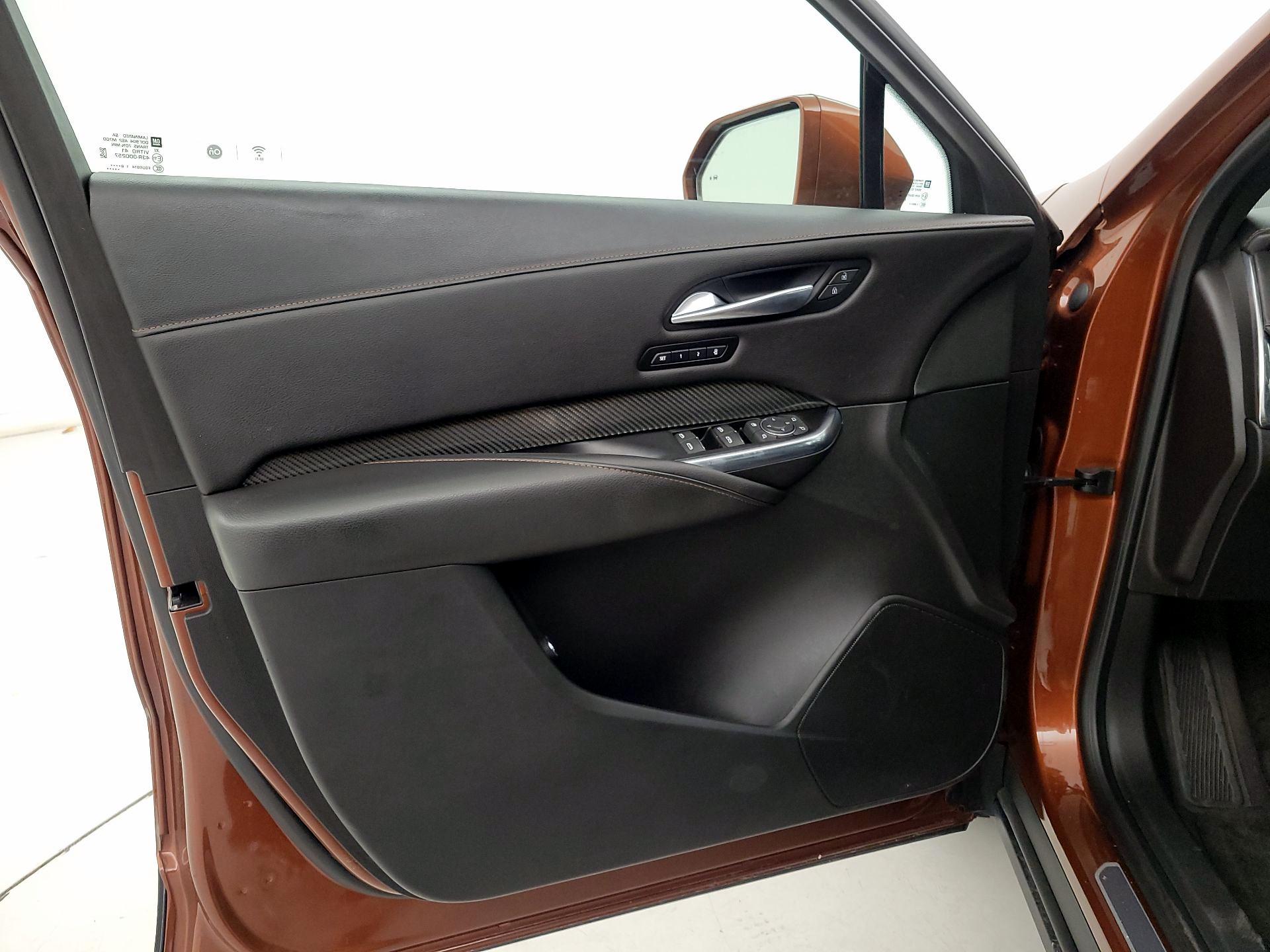 Thumbnail: 2019 Cadillac XT4 - 12