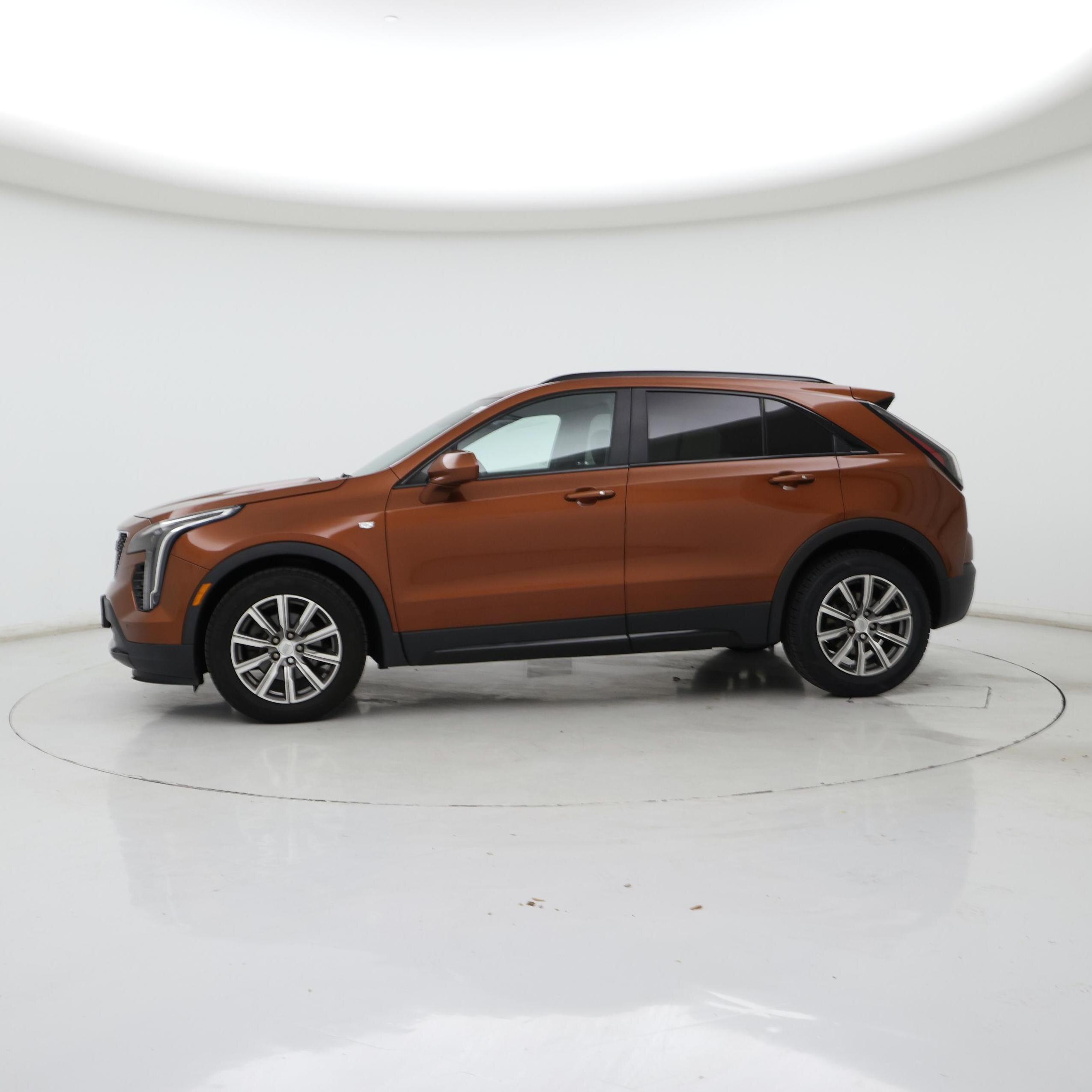Thumbnail: 2019 Cadillac XT4 - 3