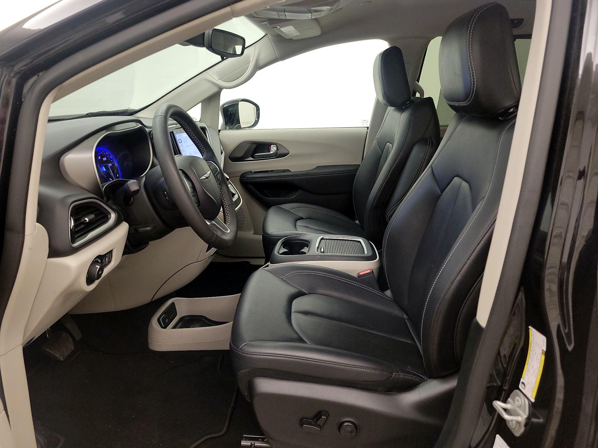 Thumbnail: 2024 Chrysler Pacifica - 11