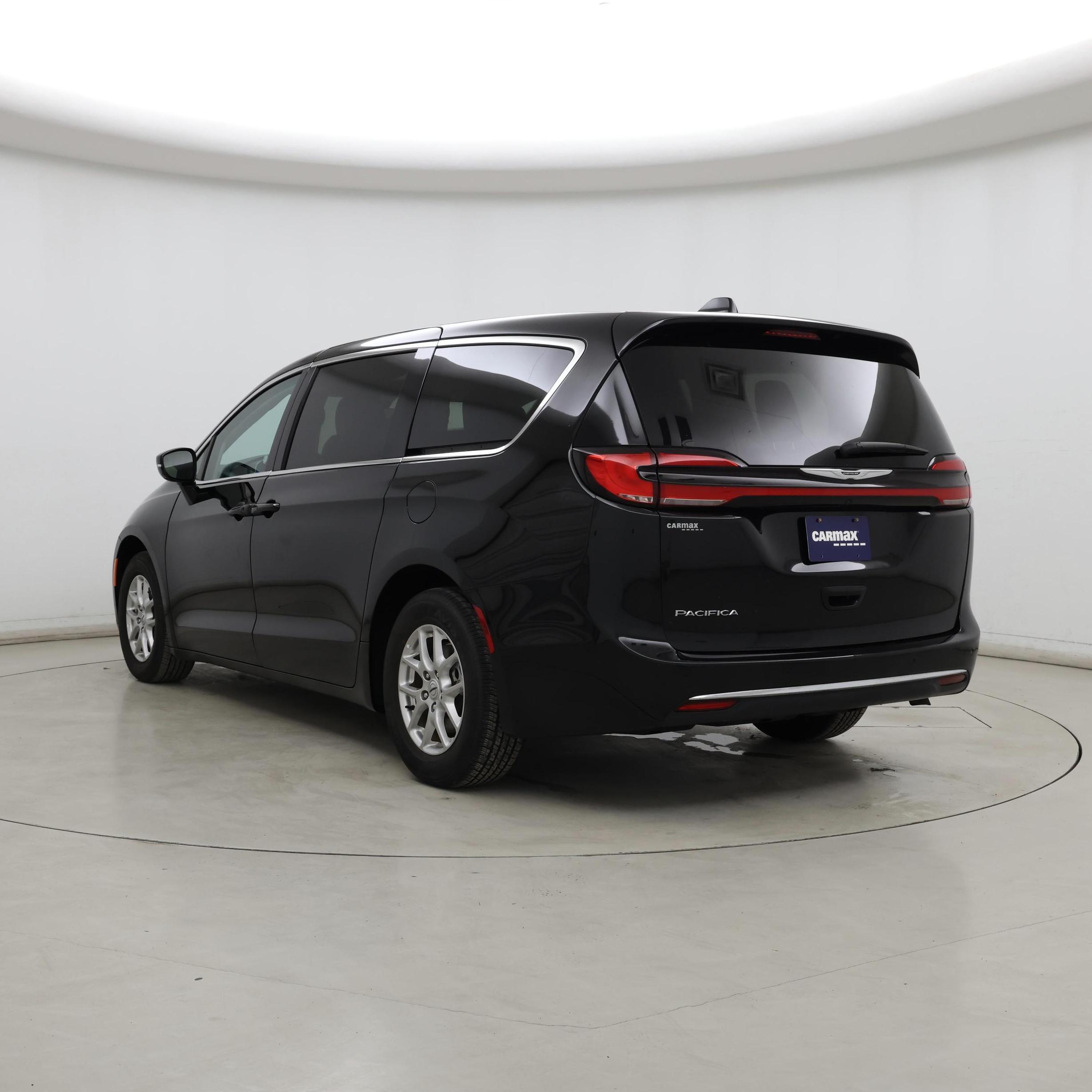 Thumbnail: 2024 Chrysler Pacifica - 2