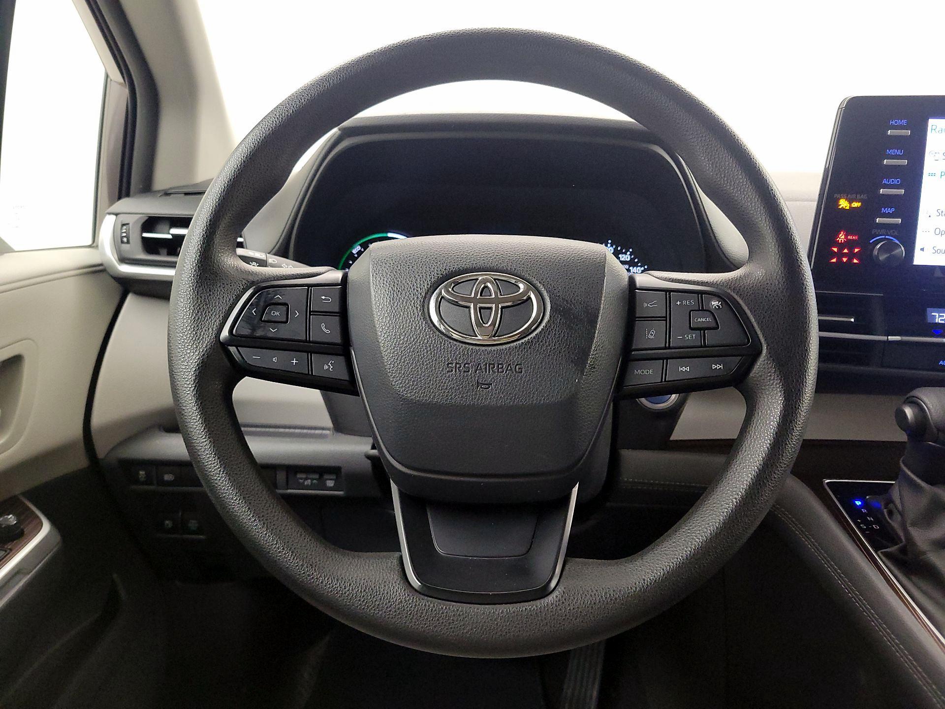 Thumbnail: 2024 Toyota Sienna - 10