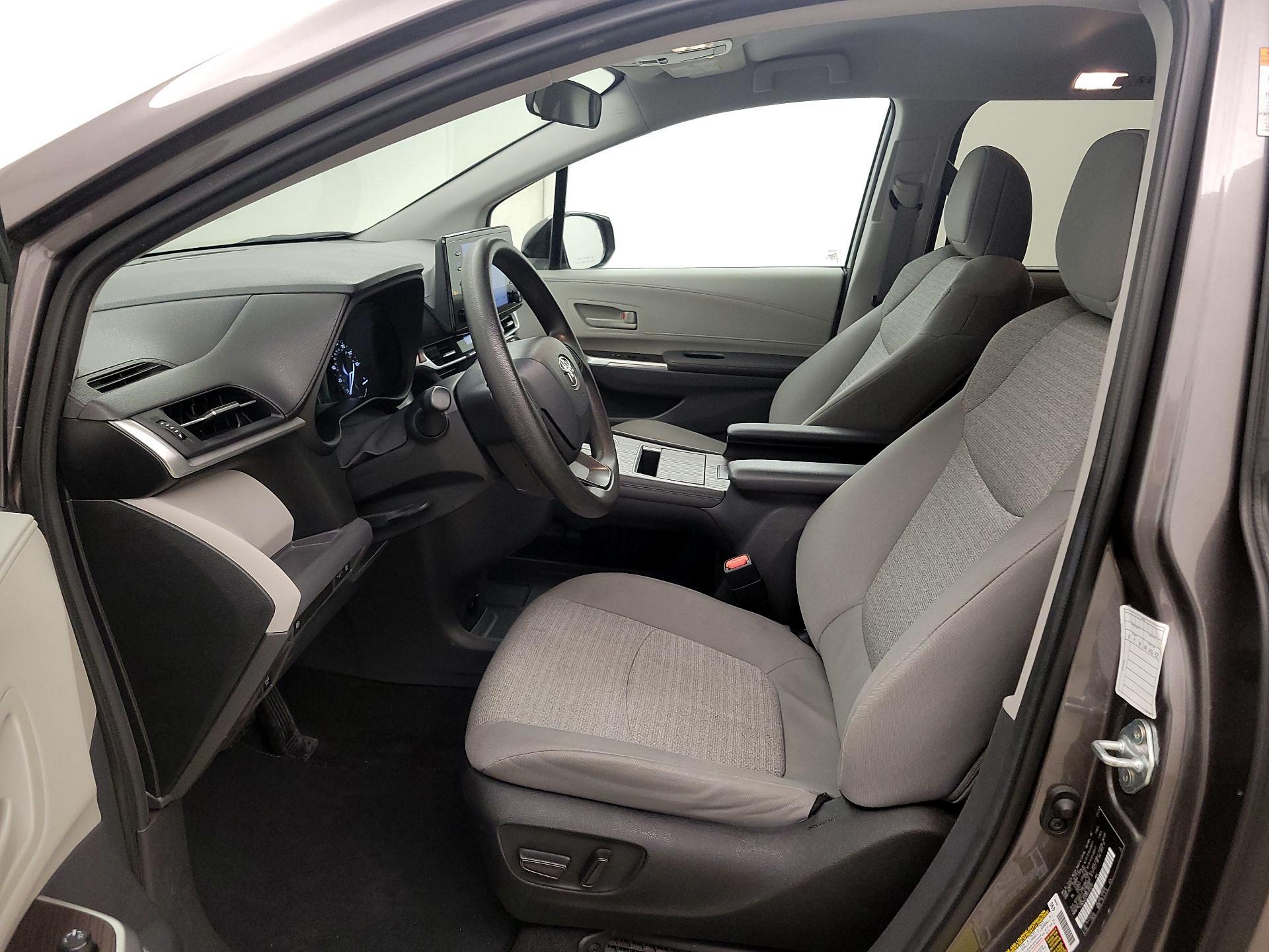 Thumbnail: 2024 Toyota Sienna - 11