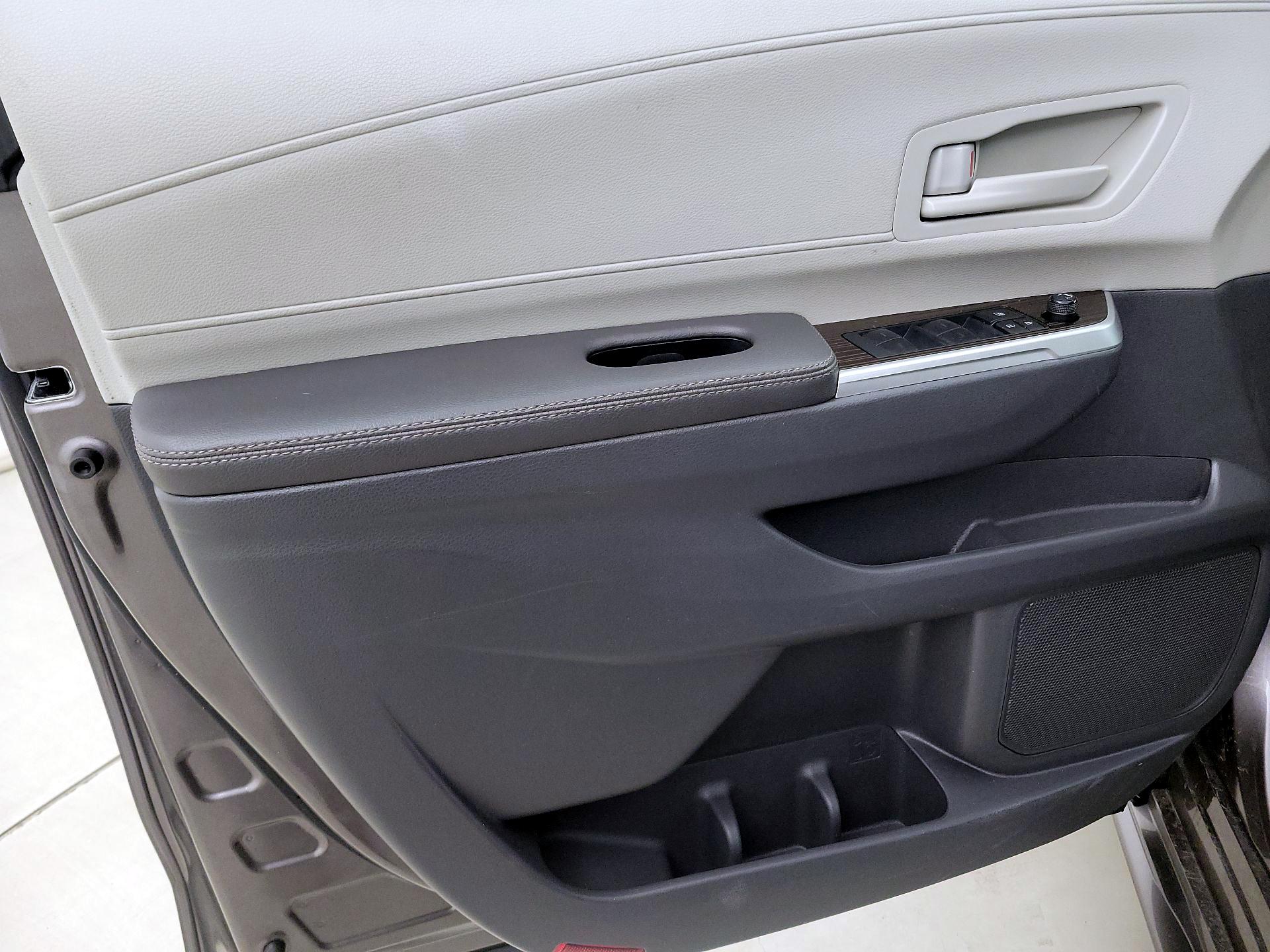 Thumbnail: 2024 Toyota Sienna - 12