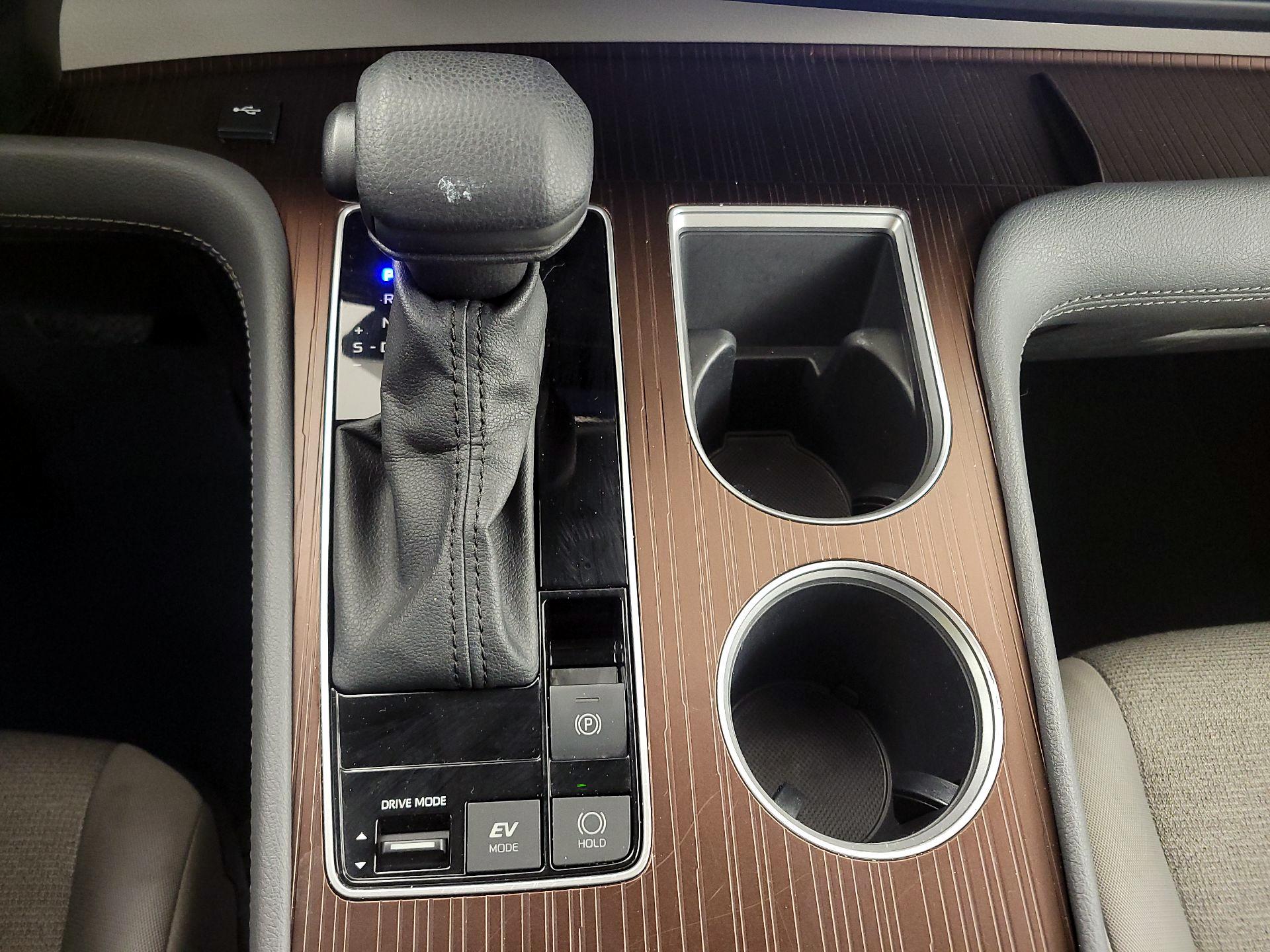 Thumbnail: 2024 Toyota Sienna - 17