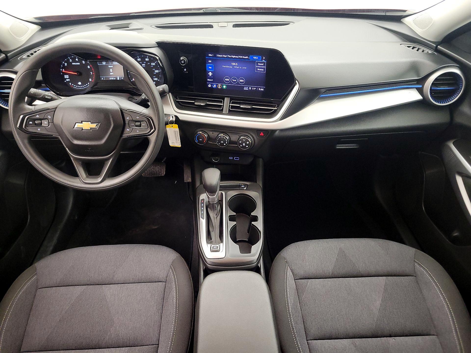 Thumbnail: 2024 Chevrolet Trax - 9