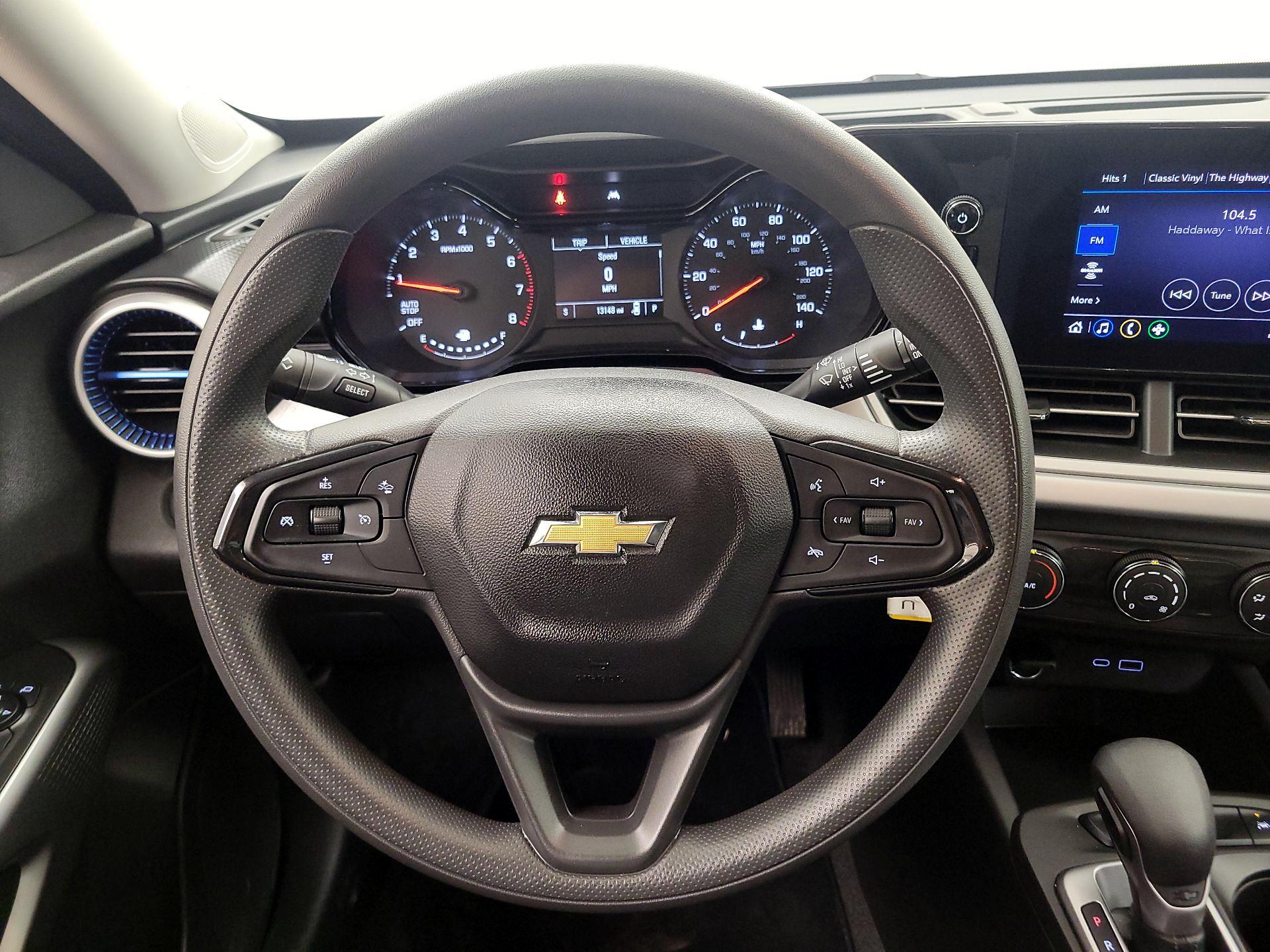 Thumbnail: 2024 Chevrolet Trax - 10