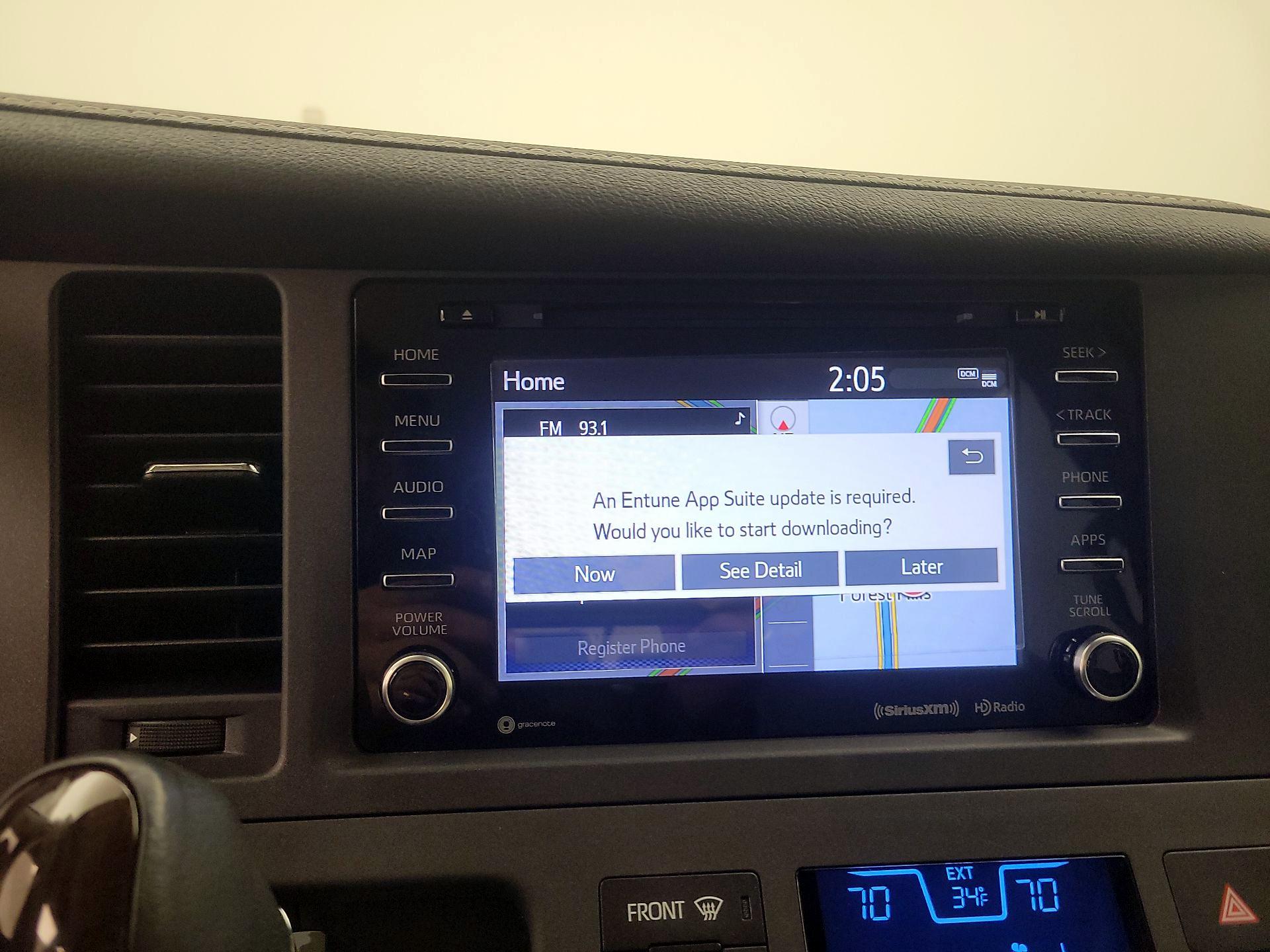 Thumbnail: 2020 Toyota Sienna - 16