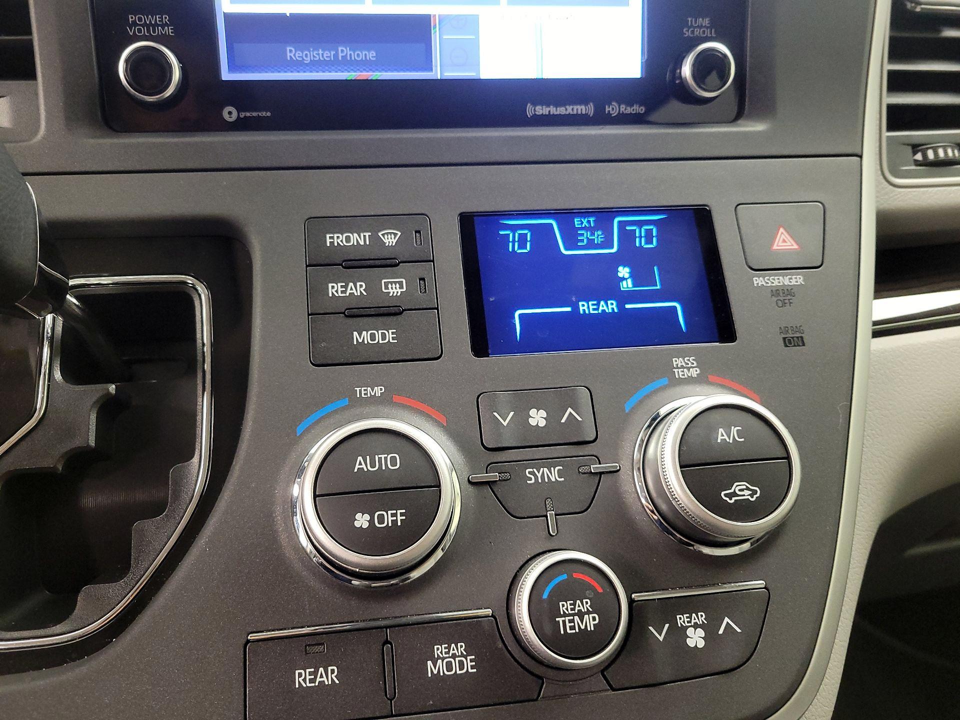 Thumbnail: 2020 Toyota Sienna - 17