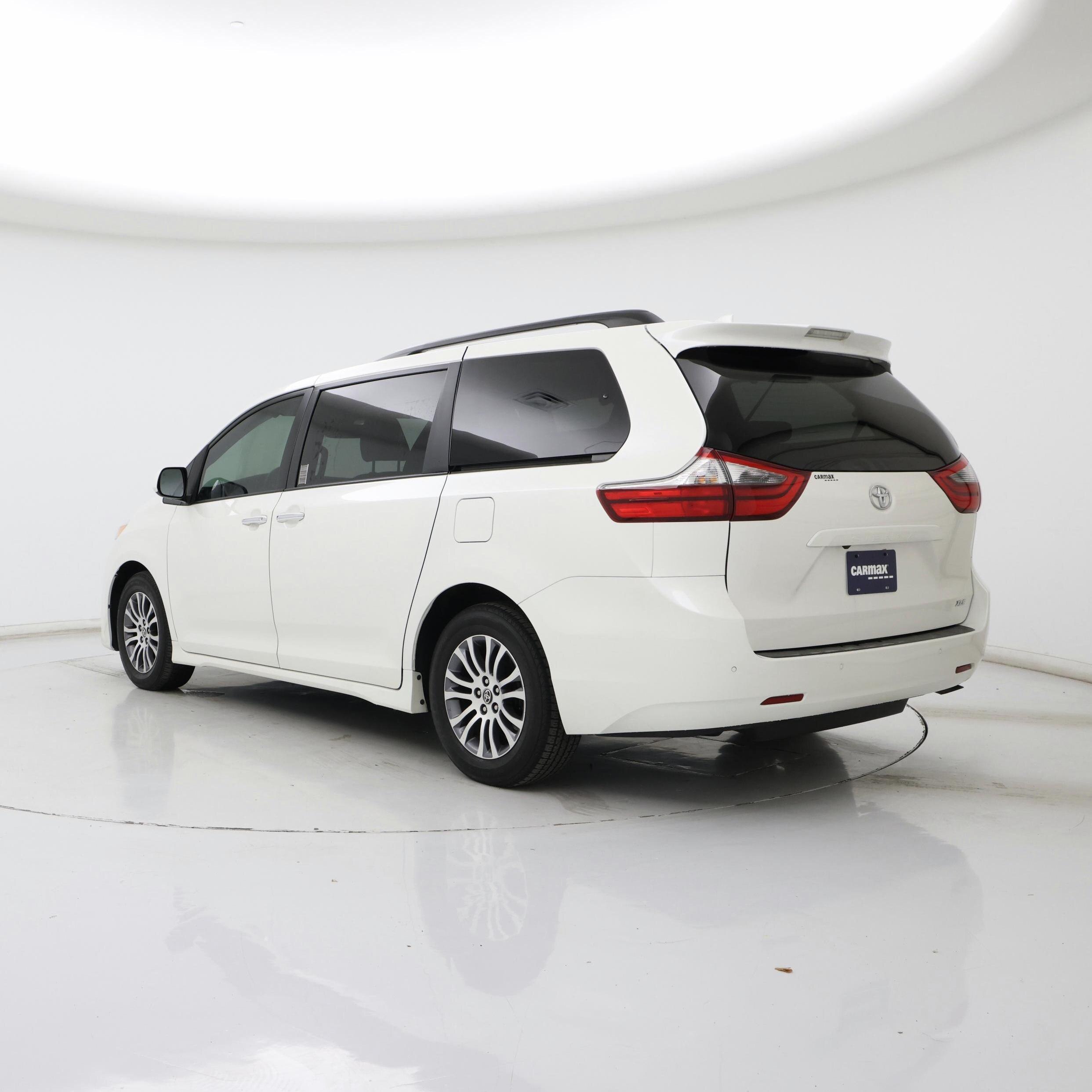 Thumbnail: 2020 Toyota Sienna - 2