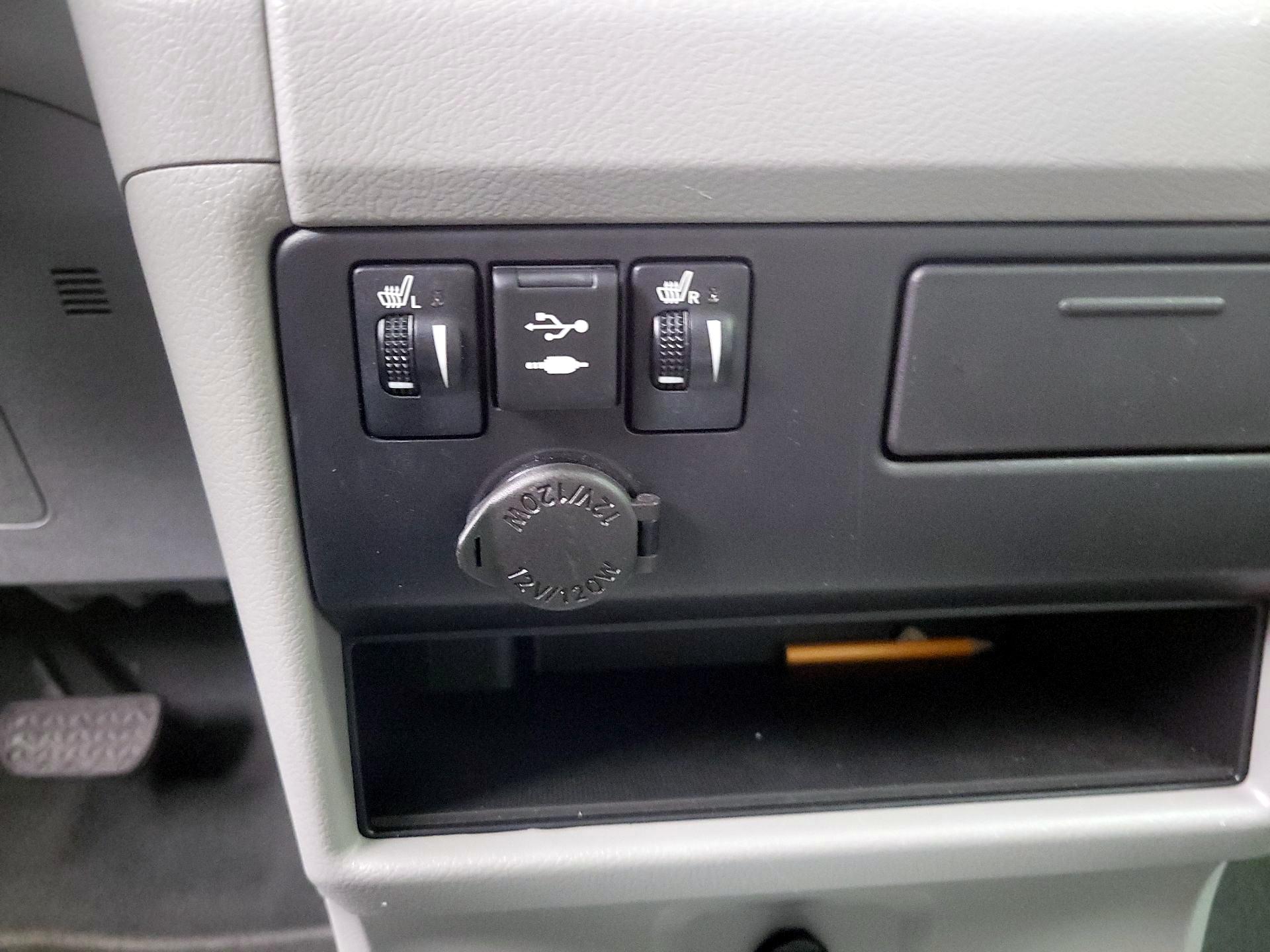 Thumbnail: 2020 Toyota Sienna - 19