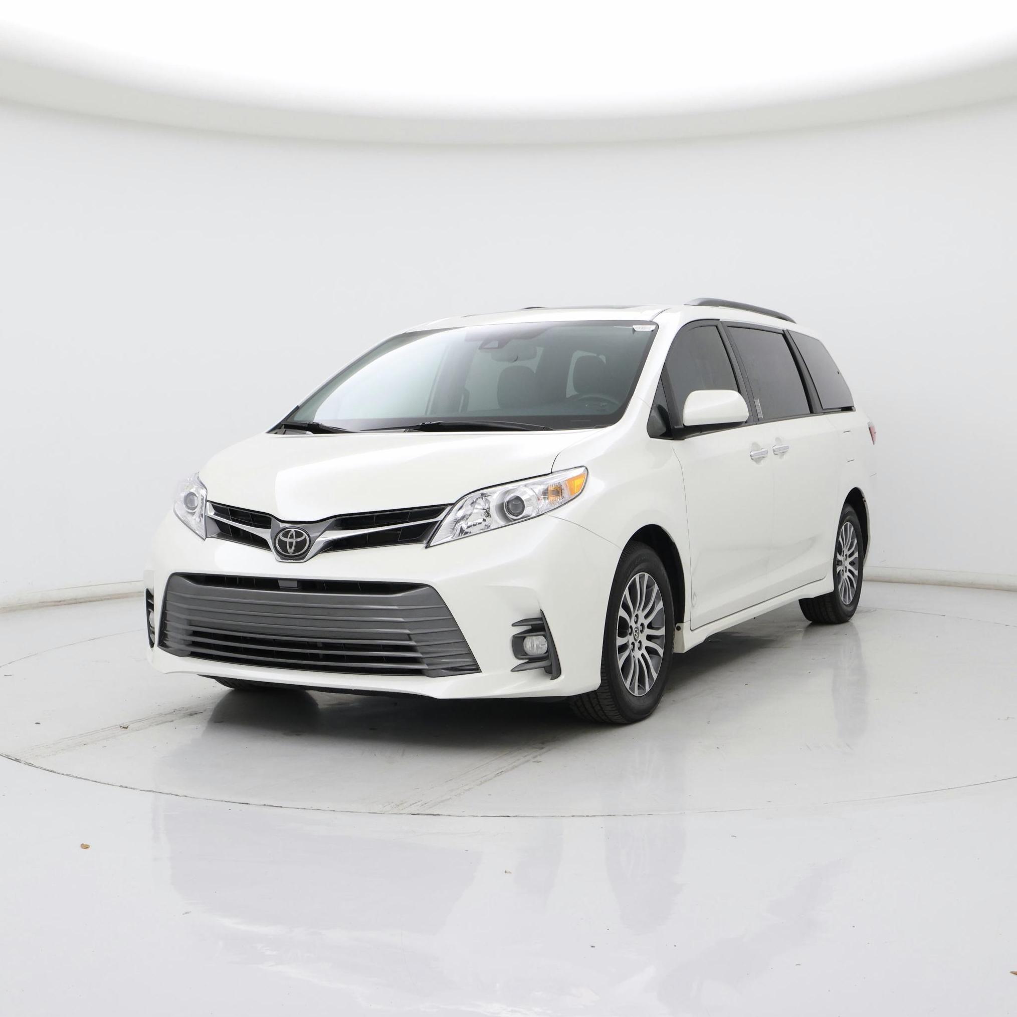 Thumbnail: 2020 Toyota Sienna - 4
