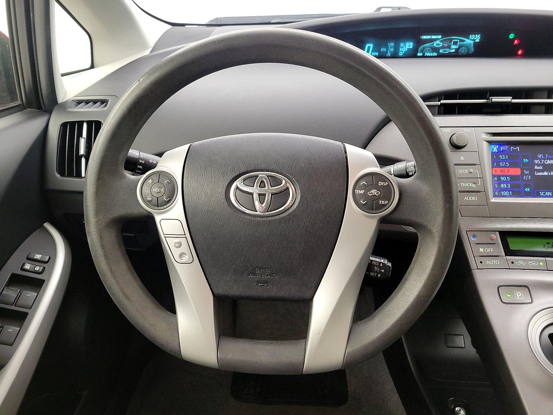 Thumbnail: 2014 Toyota Prius - 10