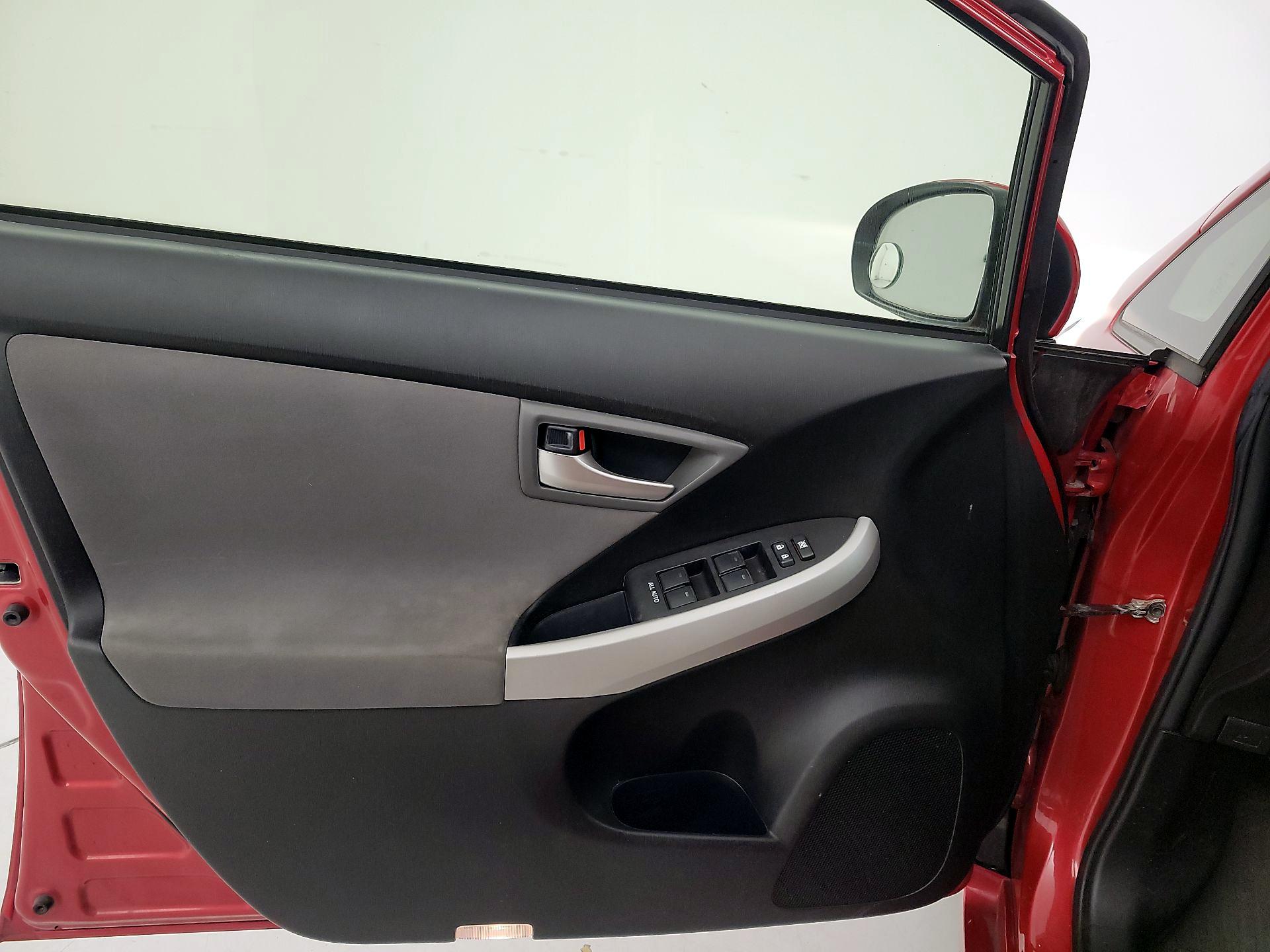 Thumbnail: 2014 Toyota Prius - 12