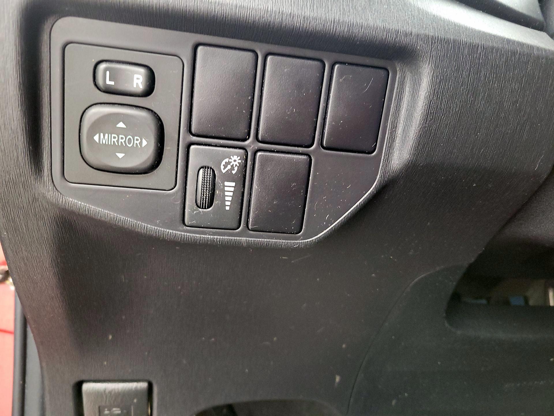 Thumbnail: 2014 Toyota Prius - 13