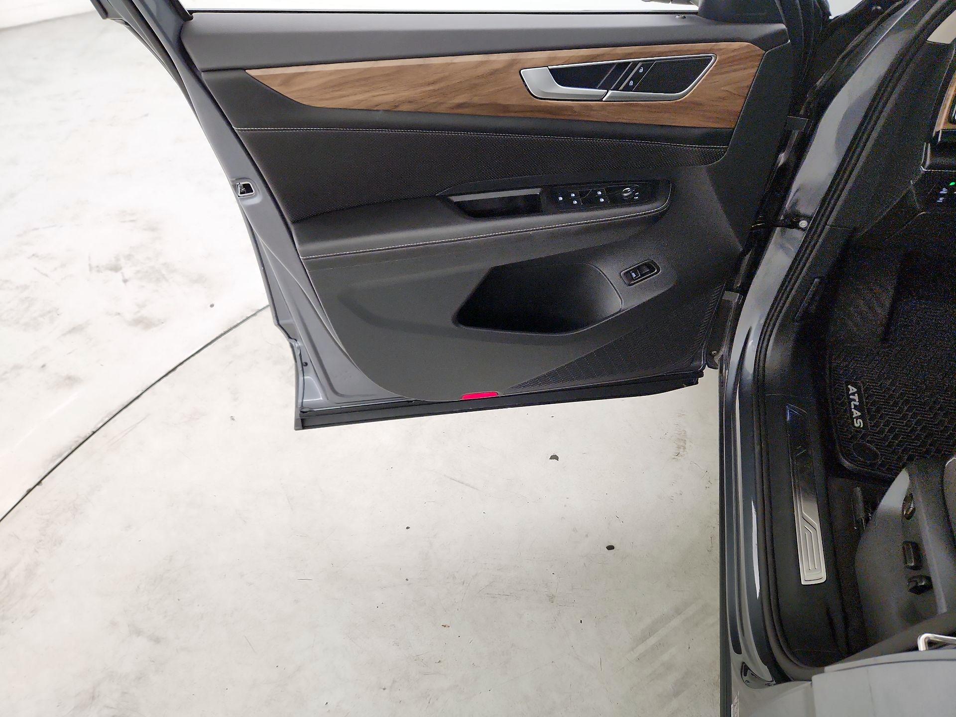 Thumbnail: 2025 Volkswagen Atlas - 12