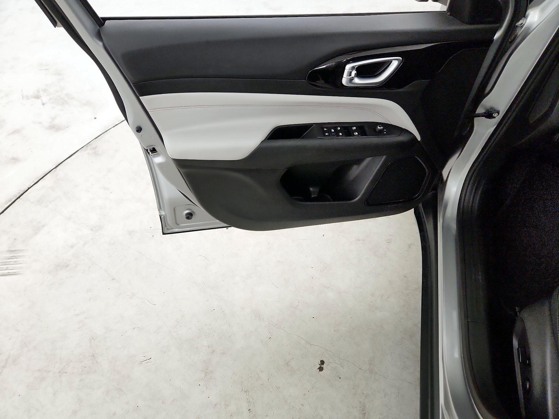 Thumbnail: 2023 Jeep Compass - 12