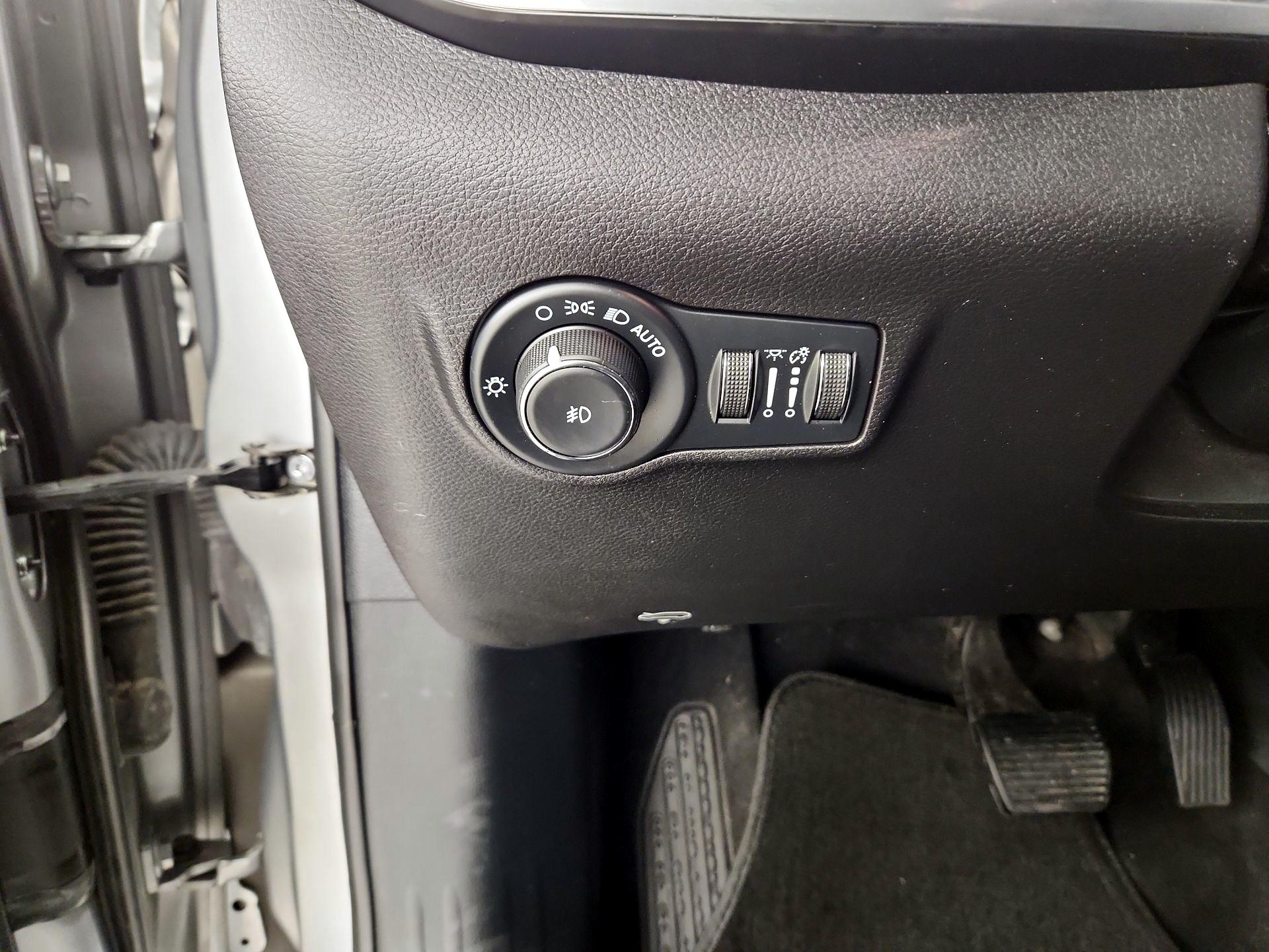 Thumbnail: 2023 Jeep Compass - 13