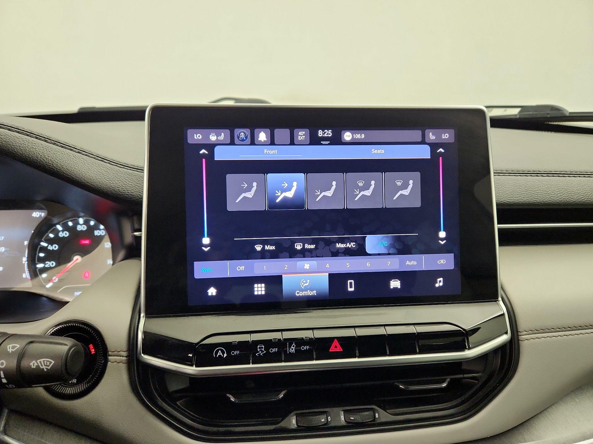 Thumbnail: 2023 Jeep Compass - 16