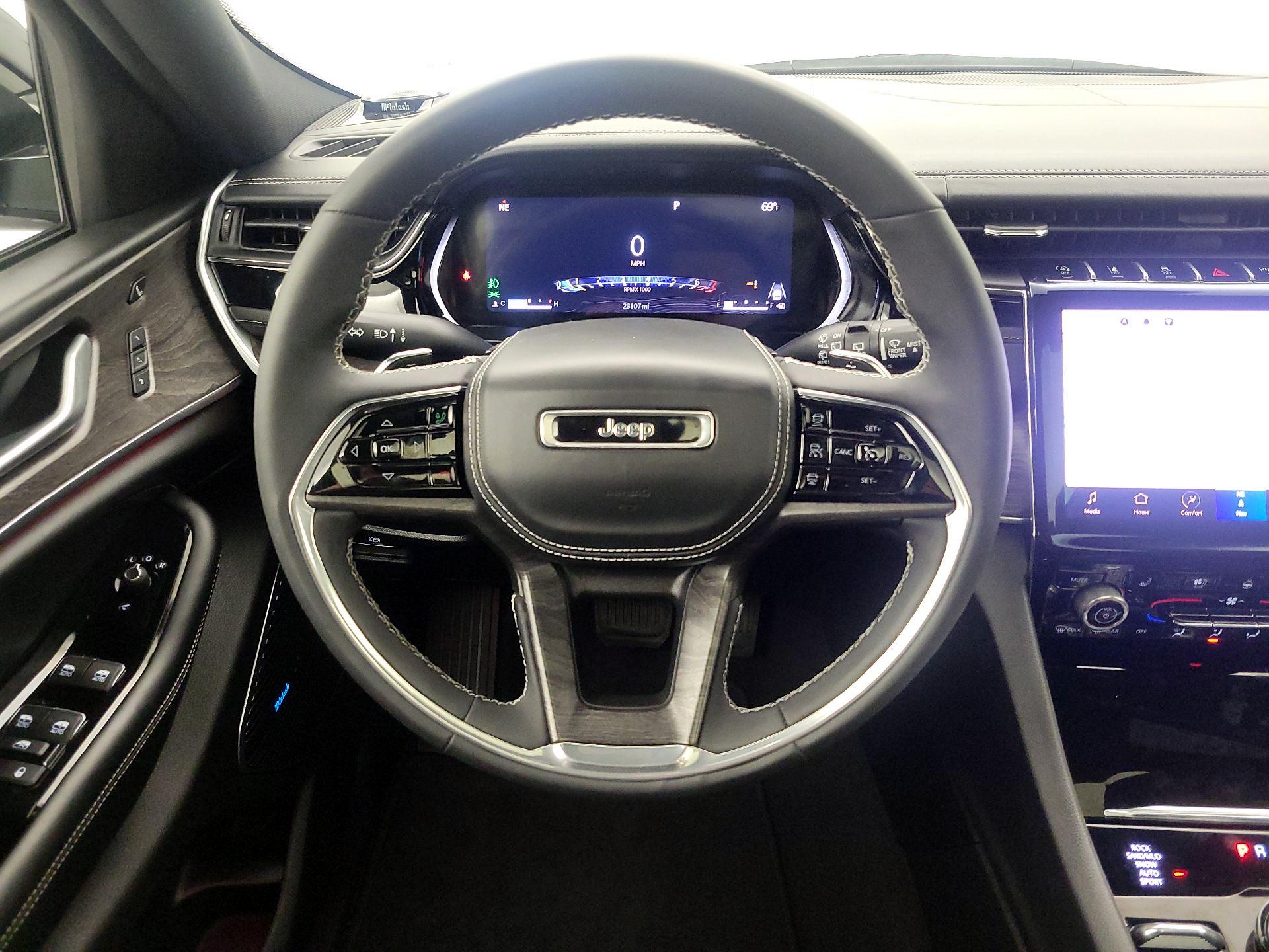 Thumbnail: 2023 Jeep Grand Cherokee - 10