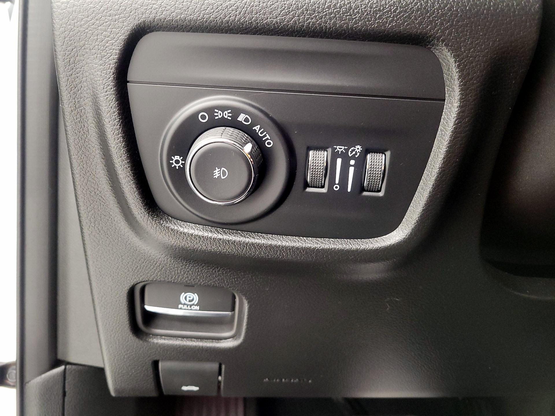 Thumbnail: 2023 Jeep Grand Cherokee - 13