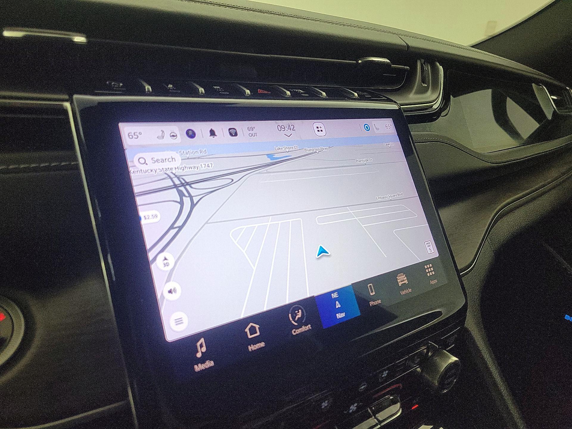 Thumbnail: 2023 Jeep Grand Cherokee - 14