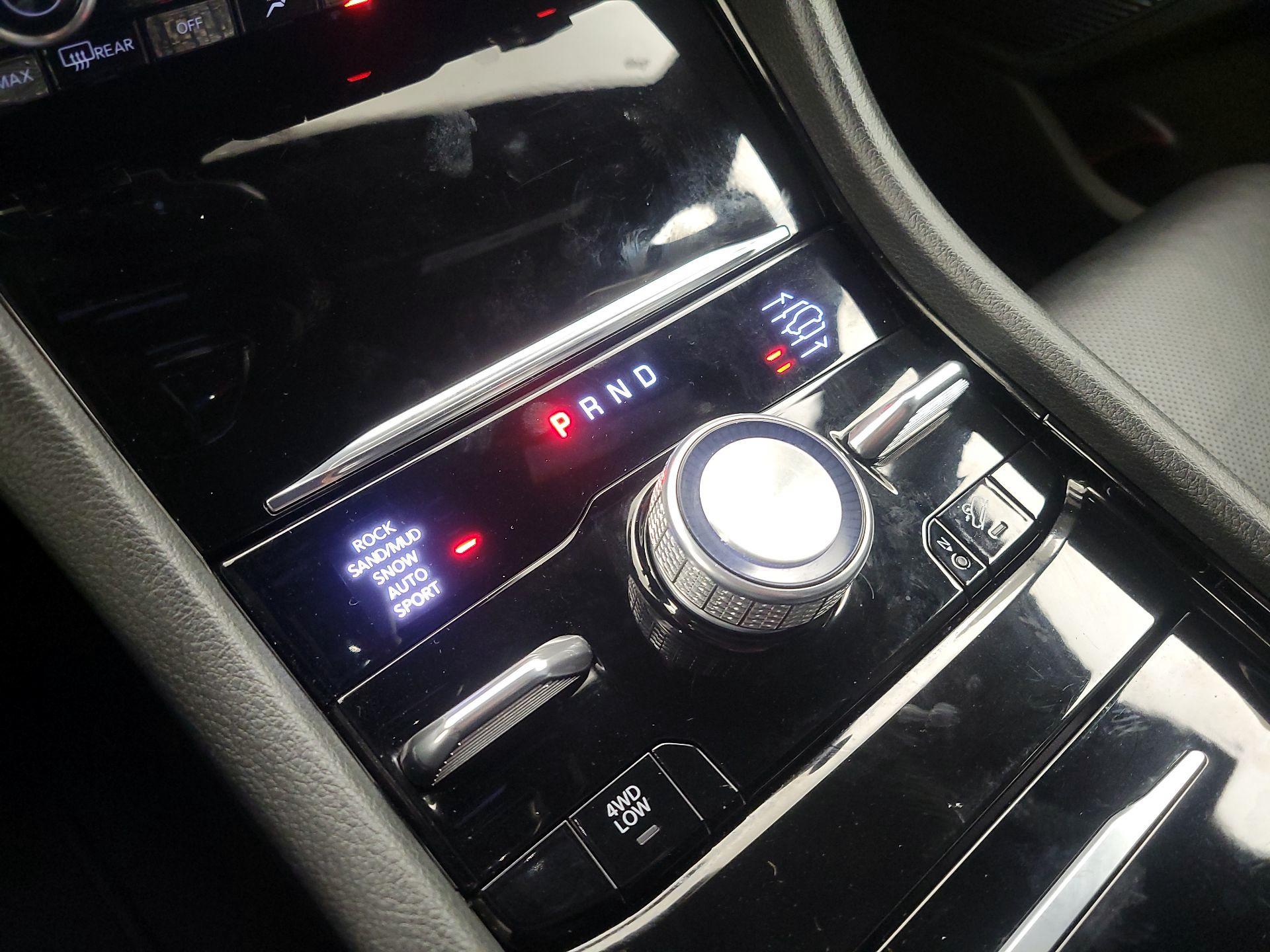 Thumbnail: 2023 Jeep Grand Cherokee - 18