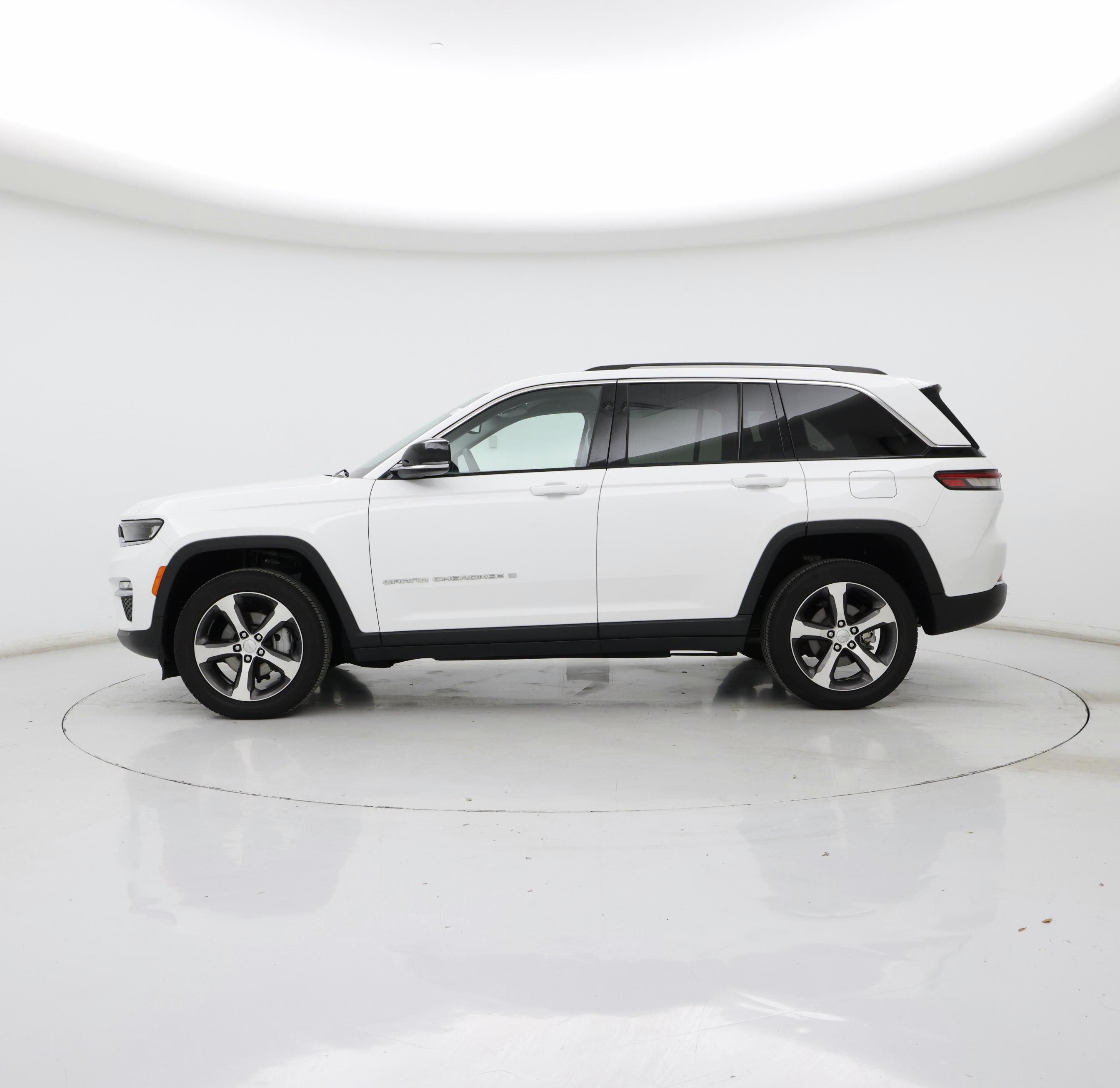 Thumbnail: 2023 Jeep Grand Cherokee - 3