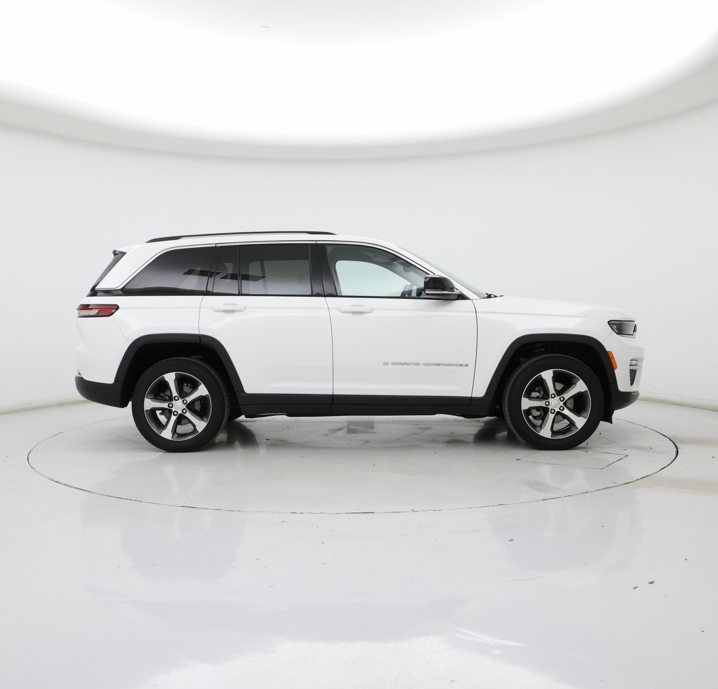 Thumbnail: 2023 Jeep Grand Cherokee - 7