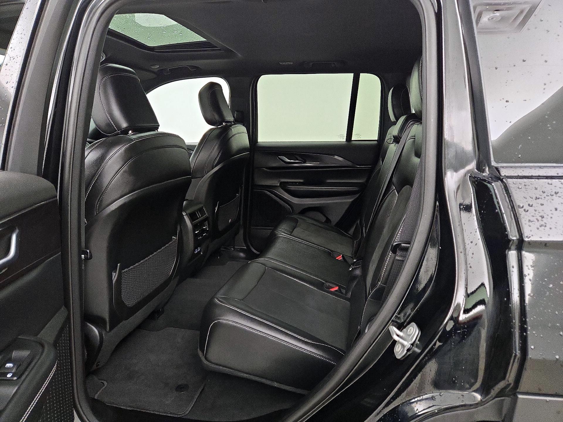 Thumbnail: 2023 Jeep Grand Cherokee - 20