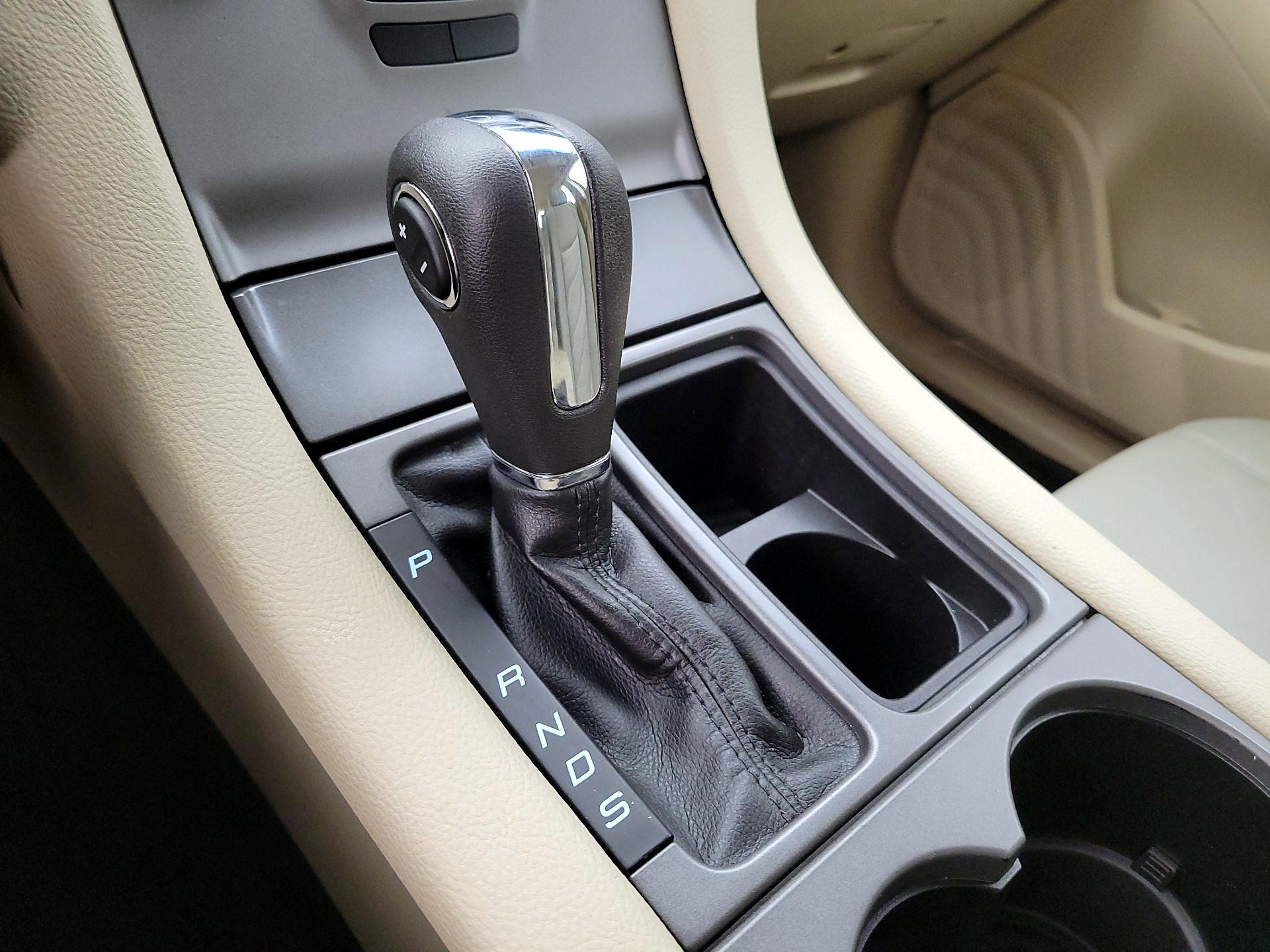 Thumbnail: 2018 Ford Taurus - 17