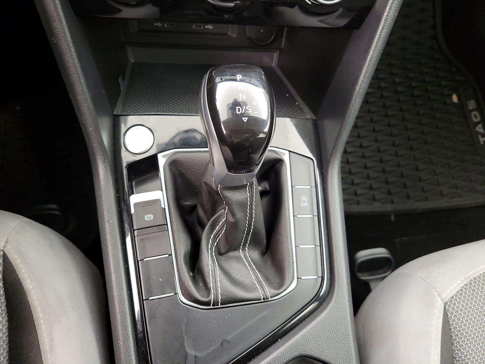 Thumbnail: 2024 Volkswagen Taos - 17